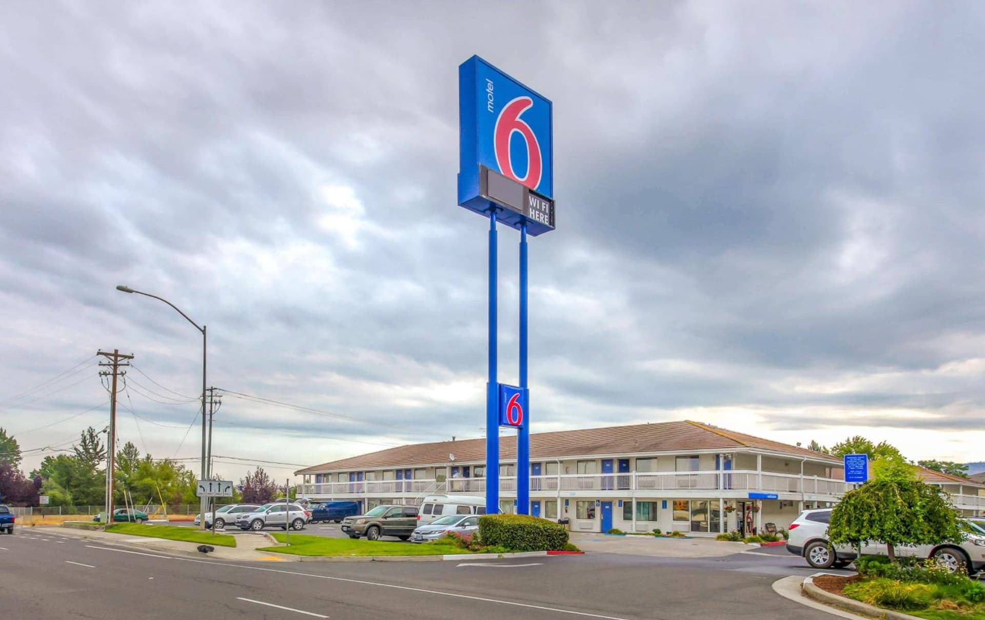 Motel 6-Medford, OR - North gallery photo in Medford, OR — image 37