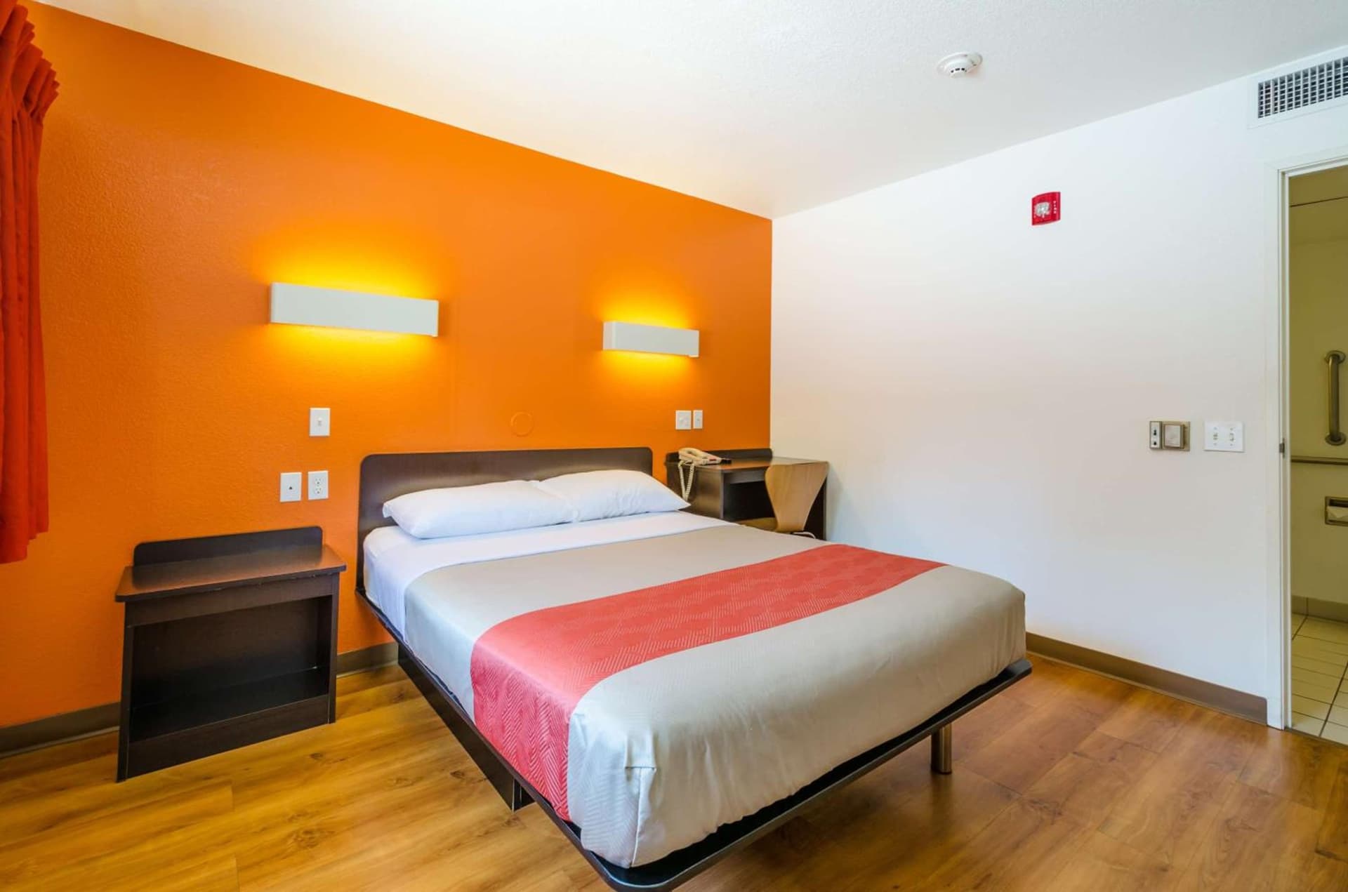 Motel 6 Thornton gallery photo in Thornton, CO — image 13