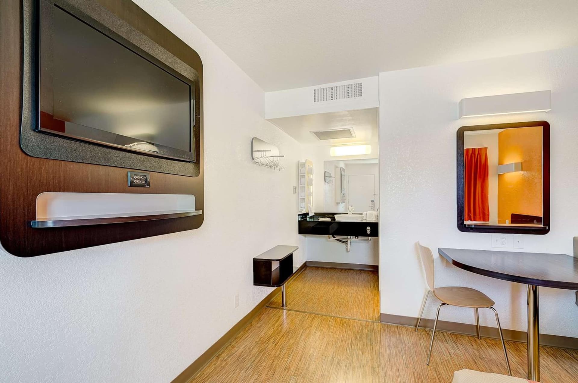 Motel 6 Thornton gallery photo in Thornton, CO — image 12