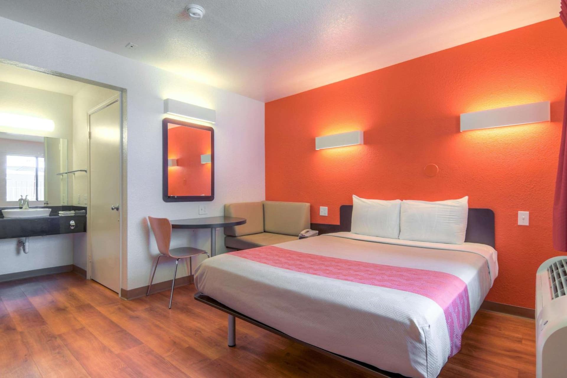 Motel 6-Chula Vista, CA - San Diego interior in Chula Vista, CA — gallery photo 2