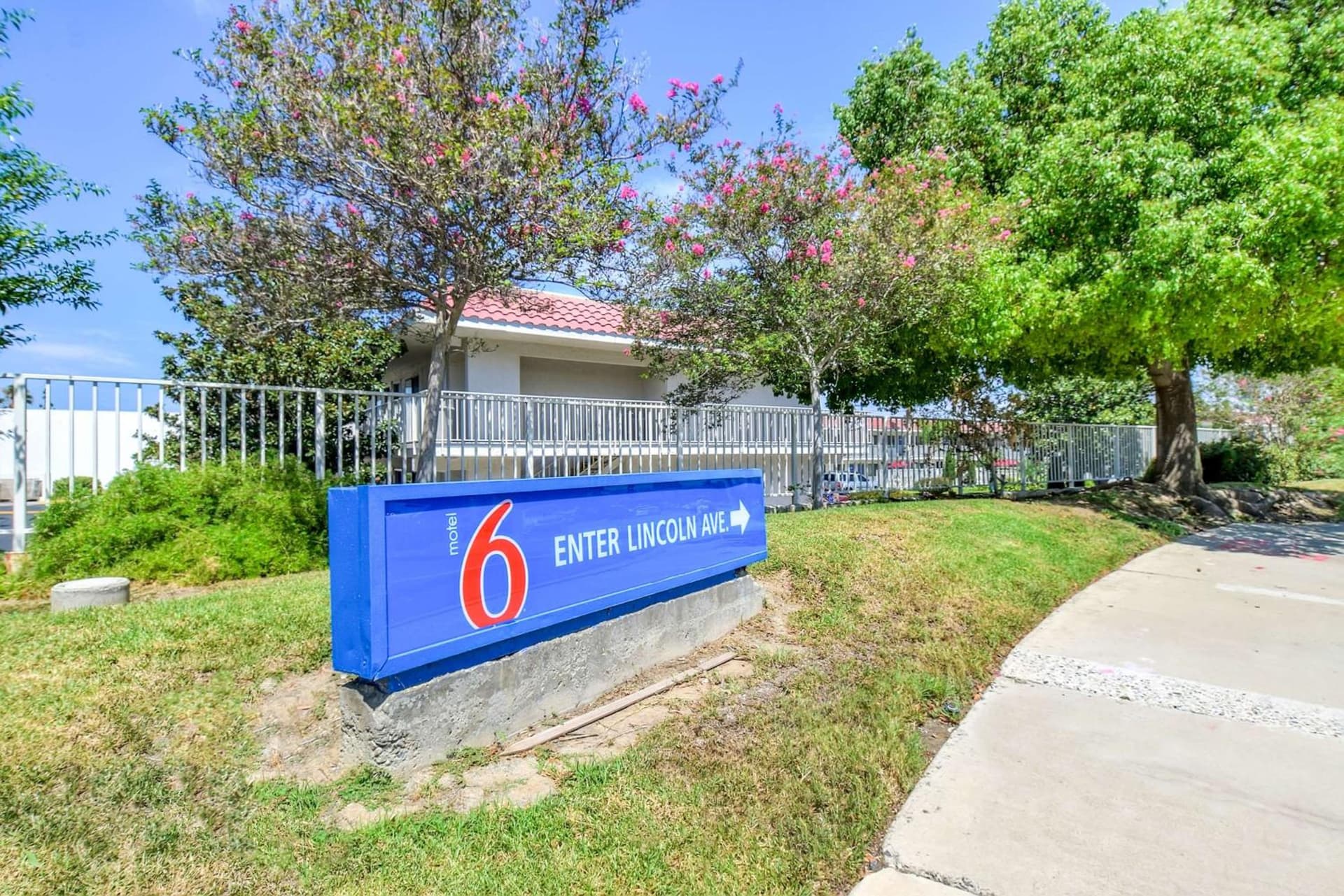Motel 6-Corona, CA gallery photo in Corona, CA — image 36