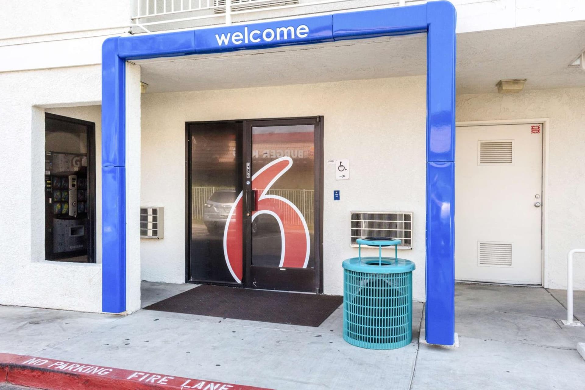 Motel 6-Bakersfield, CA - East gallery photo in Bakersfield, CA — image 25