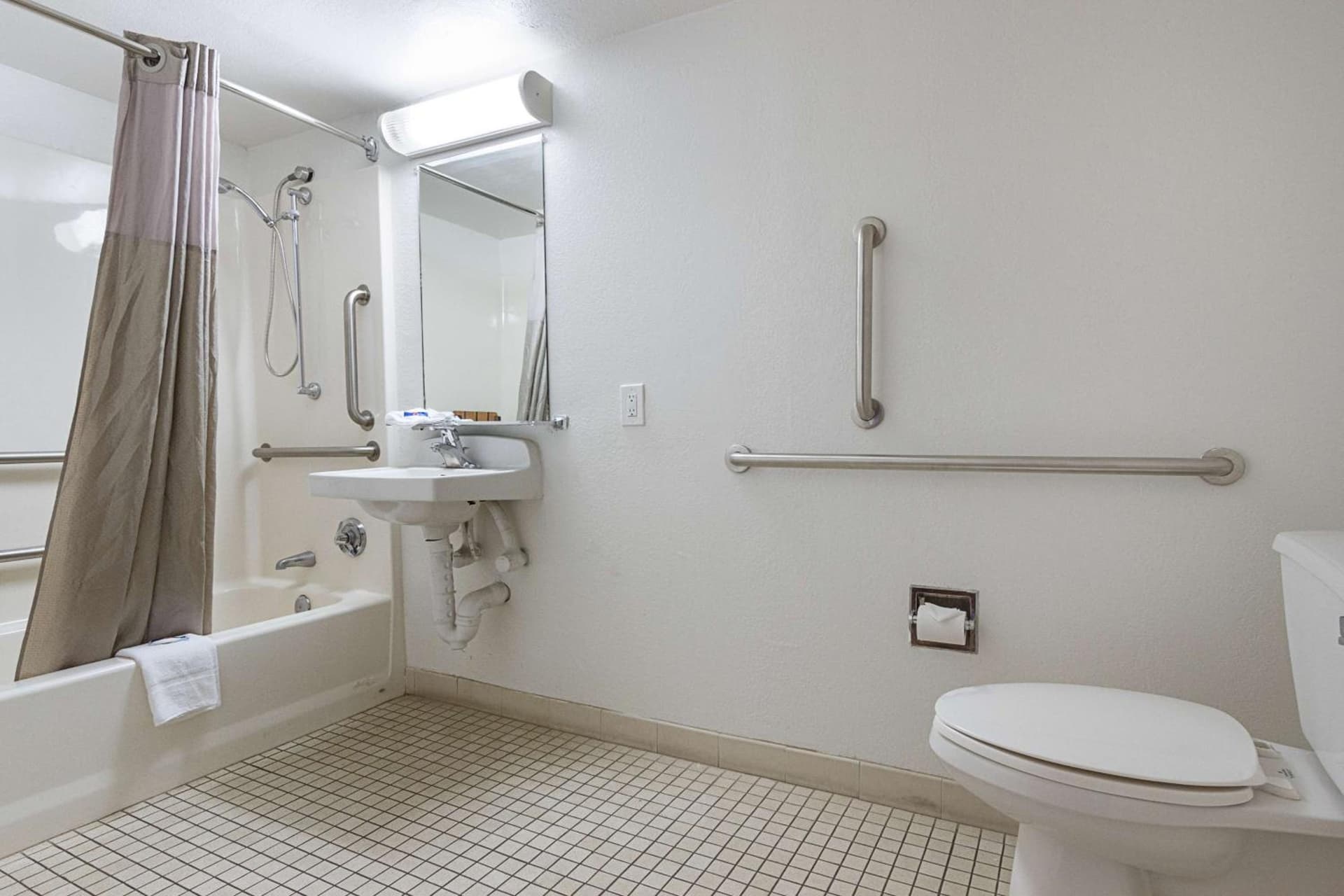 Motel 6-Mesa, AZ - South gallery photo in Mesa, AZ — image 33