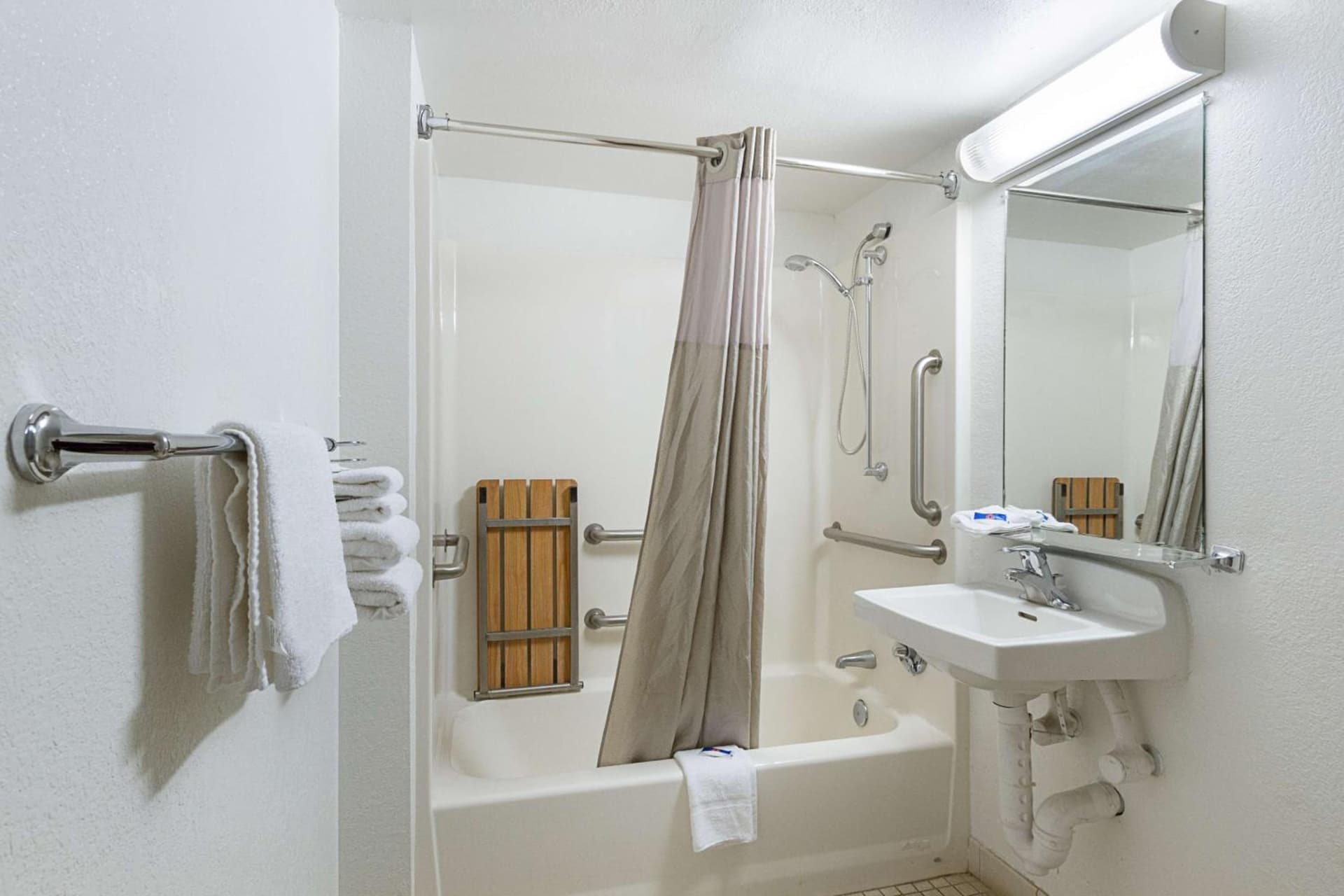 Motel 6-Mesa, AZ - South gallery photo in Mesa, AZ — image 42