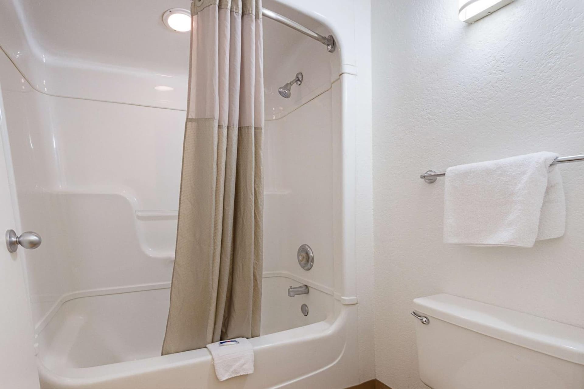 Motel 6-Mesa, AZ - South gallery photo in Mesa, AZ — image 4
