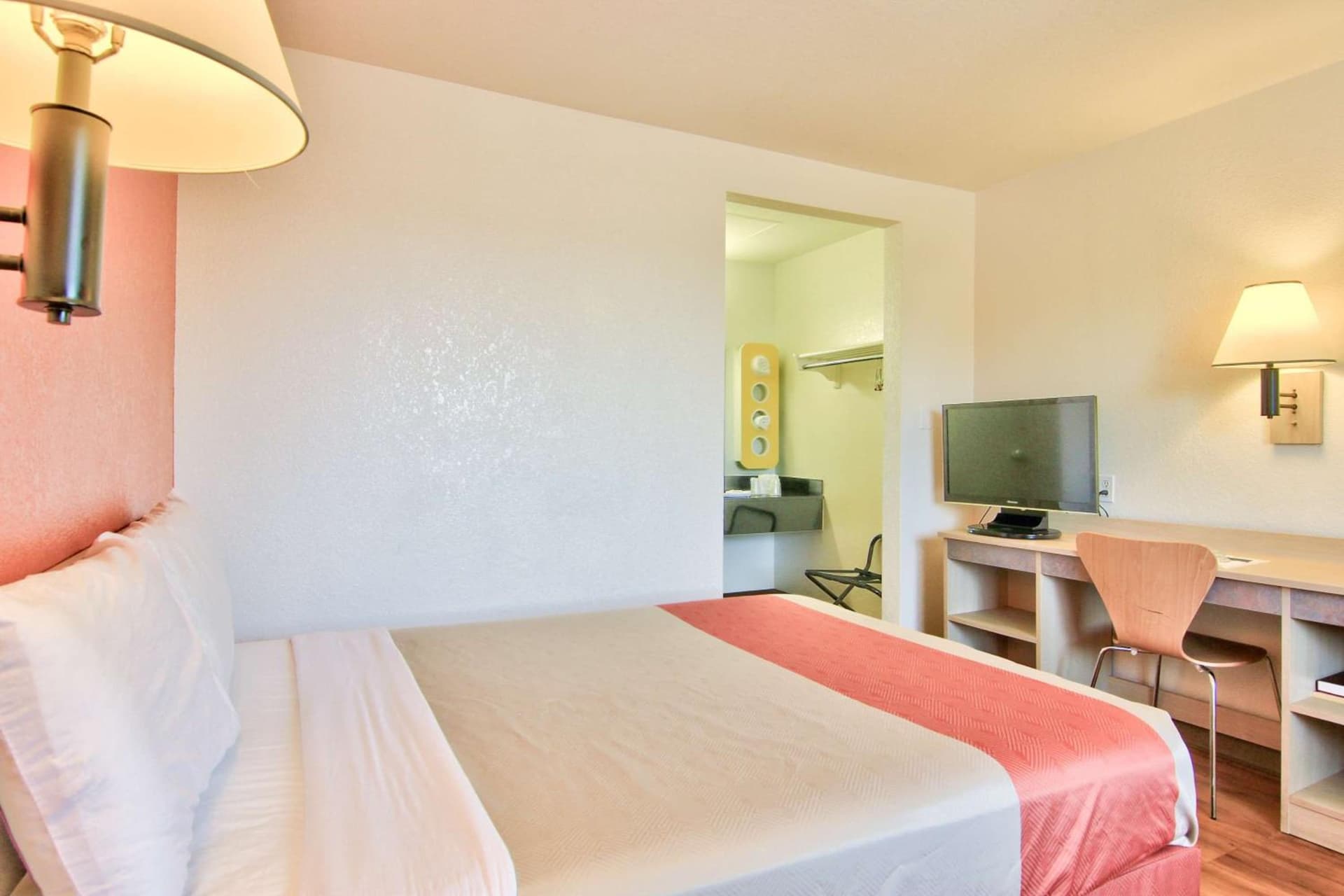 Motel 6-Sacramento, CA - South Sacramento and Elk Grove gallery photo in Sacramento, CA — image 32