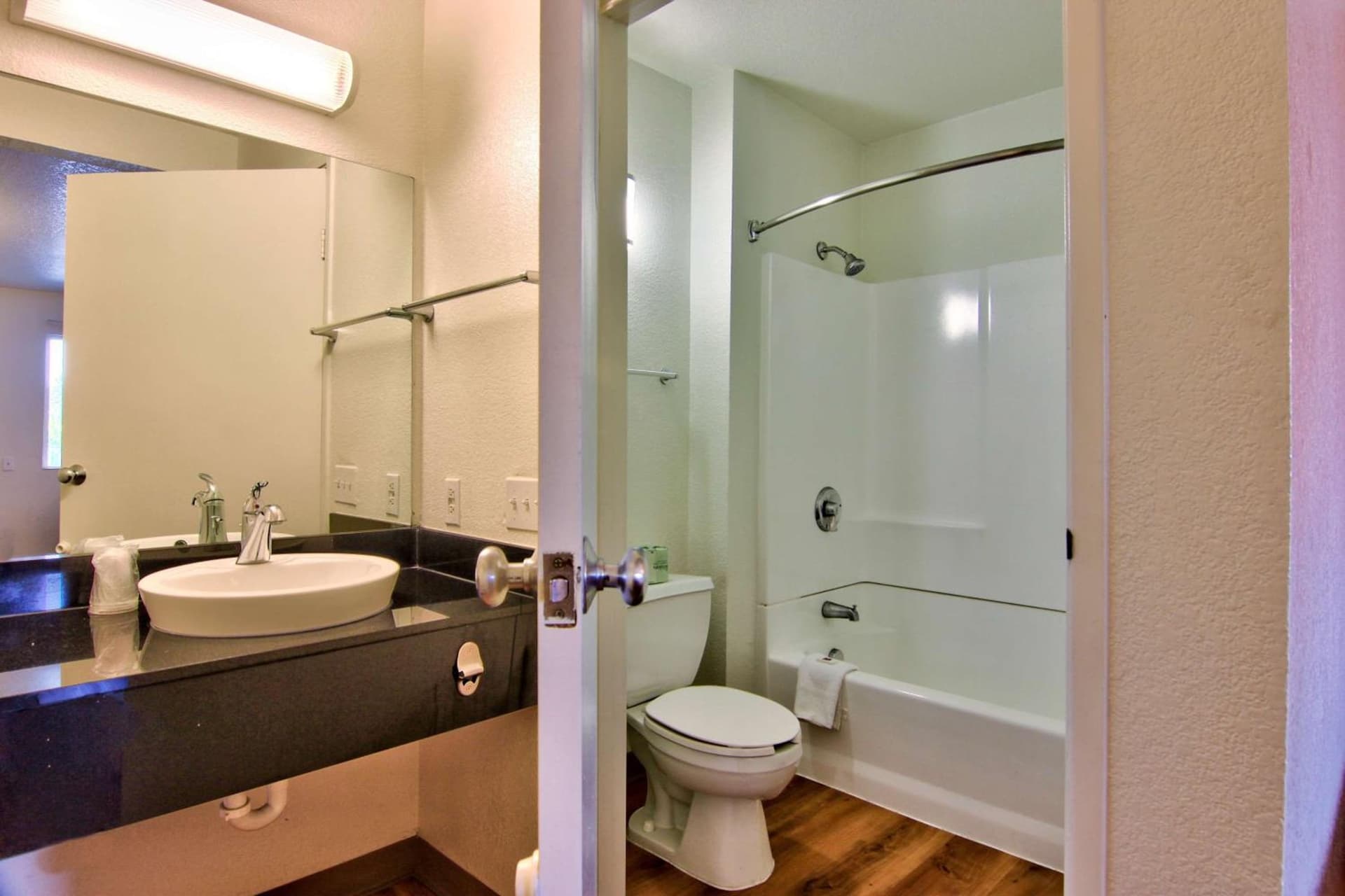 Motel 6-Sacramento, CA - South Sacramento and Elk Grove gallery photo in Sacramento, CA — image 22