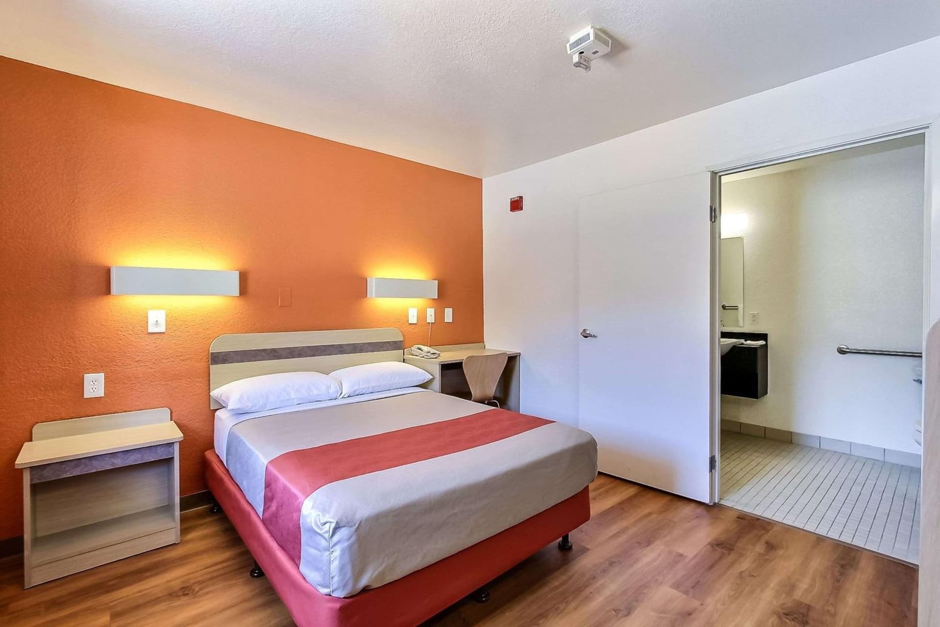 Motel 6-Fremont, CA - North gallery photo in Fremont, CA — image 5