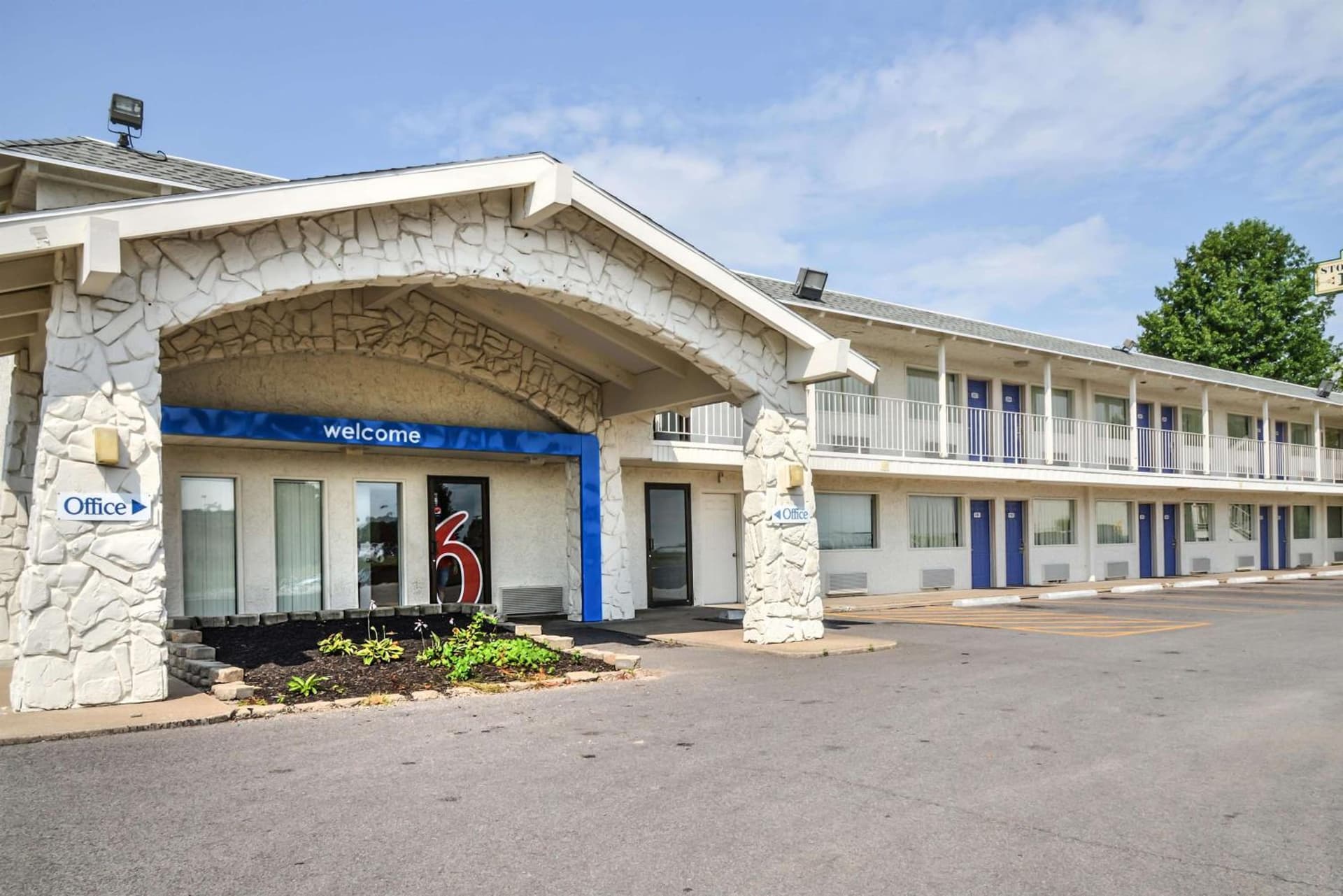 Motel 6-Saint Joseph, MO featured exterior or lobby in Saint Joseph, MO — similar hotel