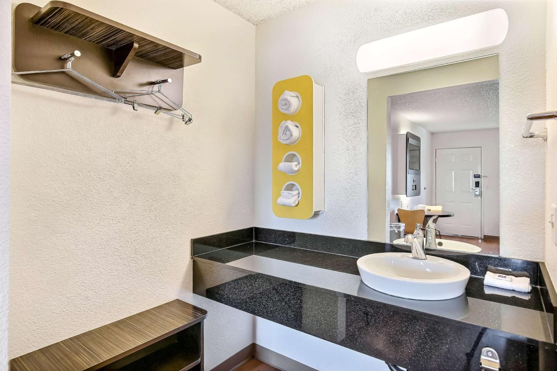 Motel 6-Oakland, CA - Embarcadero property views in Oakland, CA — gallery photo 3