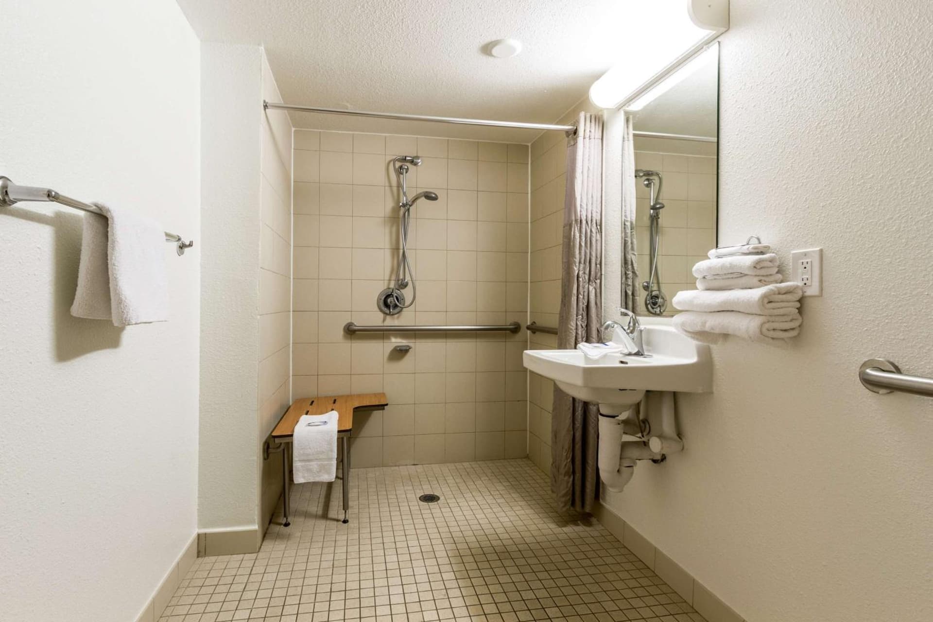 Motel 6 Tempe, AZ Phoenix Airport Priest Dr gallery photo in Tempe, AZ — image 58