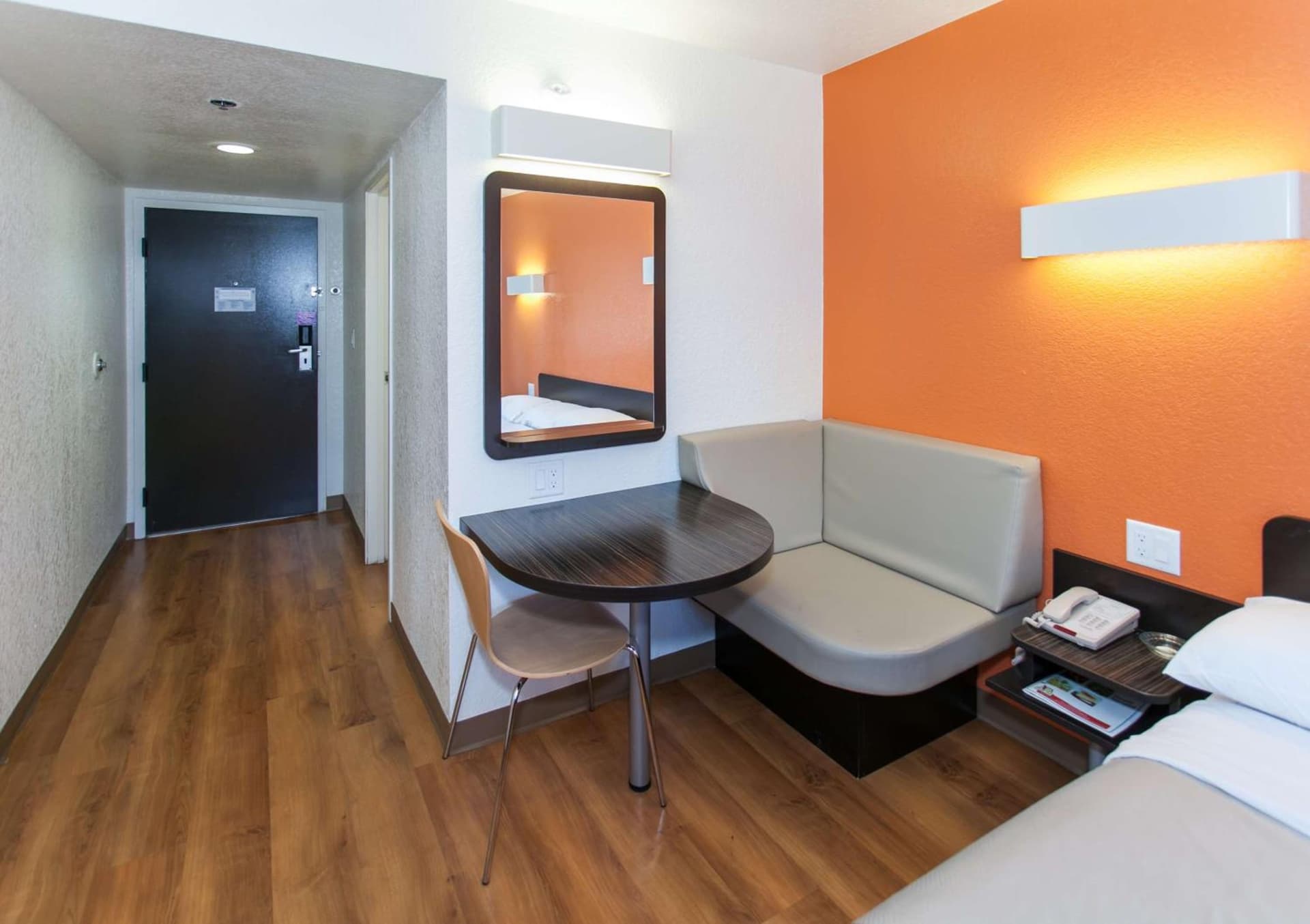 Motel 6-Los Angeles, CA - Los Angeles - LAX gallery photo in Inglewood, CA — image 41