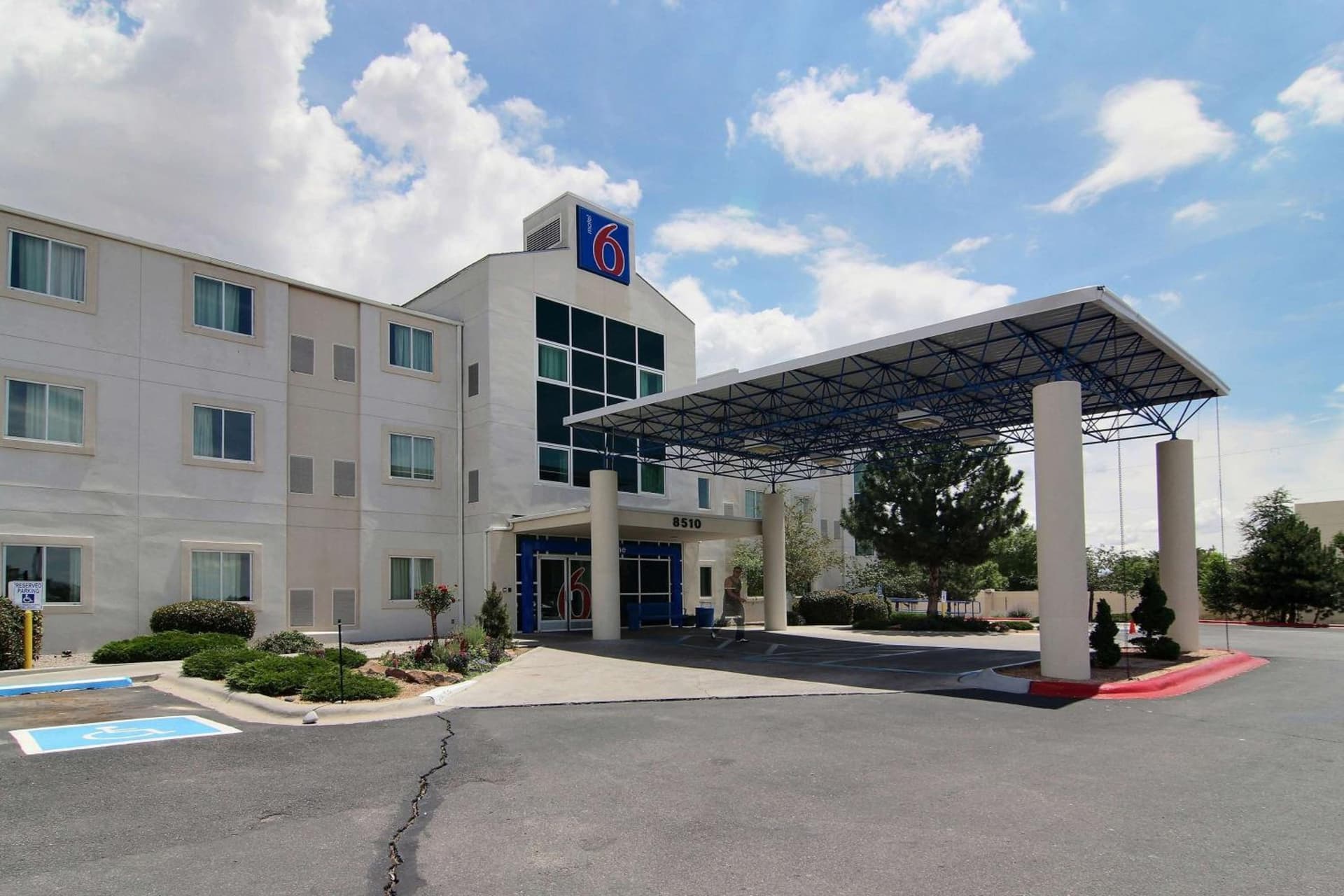 Motel 6-Albuquerque, NM - North featured exterior or lobby in Albuquerque, NM — similar hotel