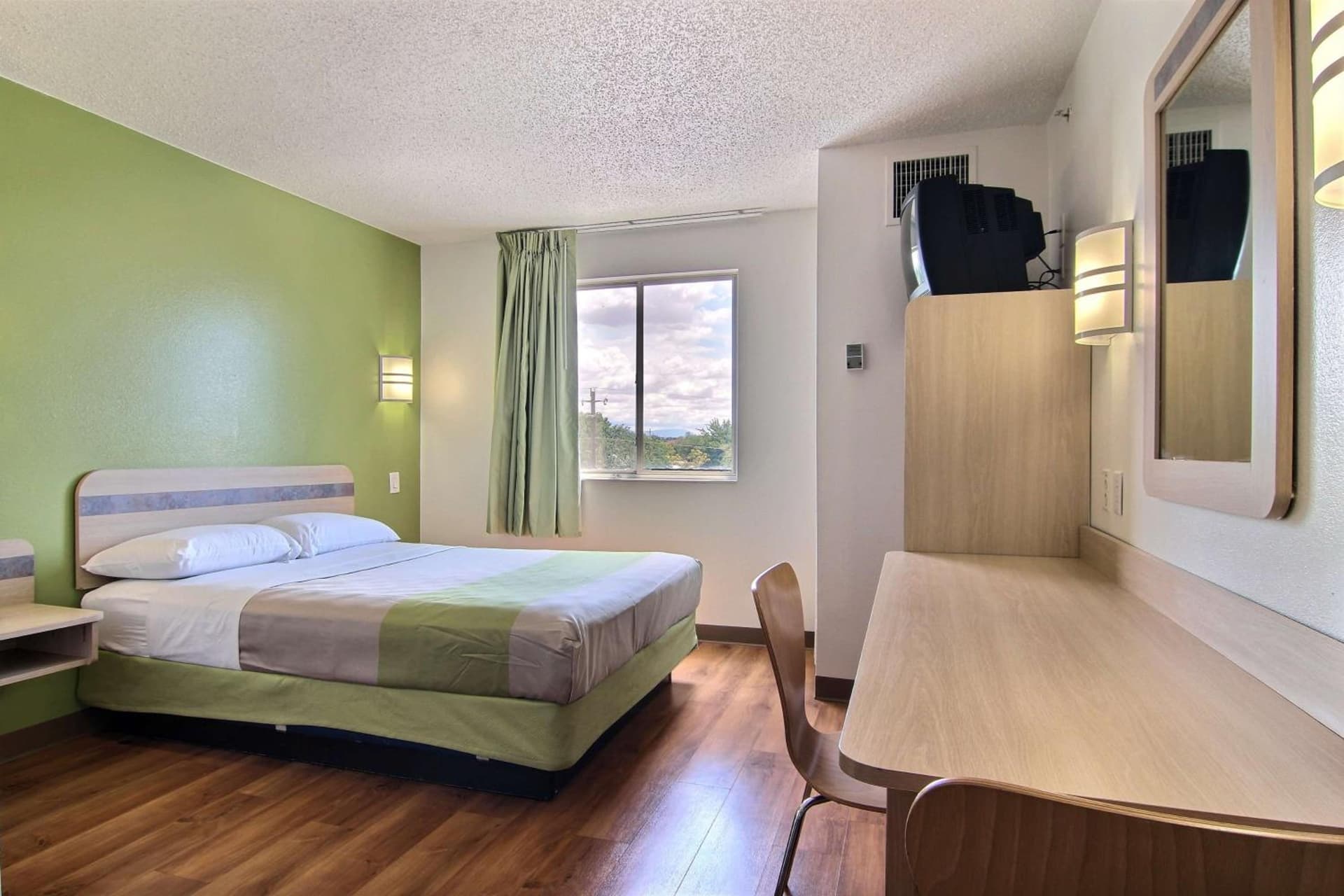 Motel 6-Albuquerque, NM - North gallery photo in Albuquerque, NM — image 49