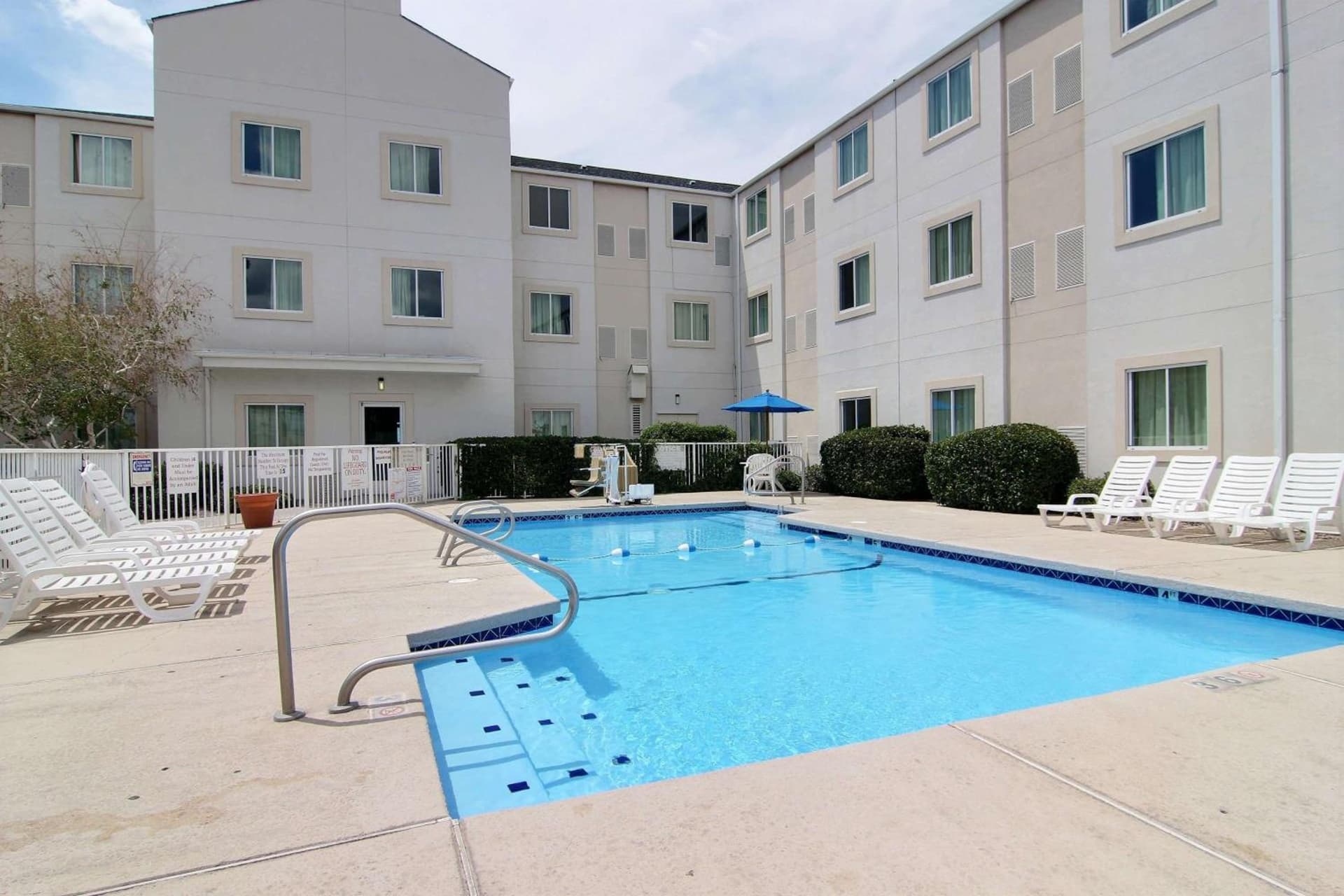 Motel 6-Albuquerque, NM - North gallery photo in Albuquerque, NM — image 47