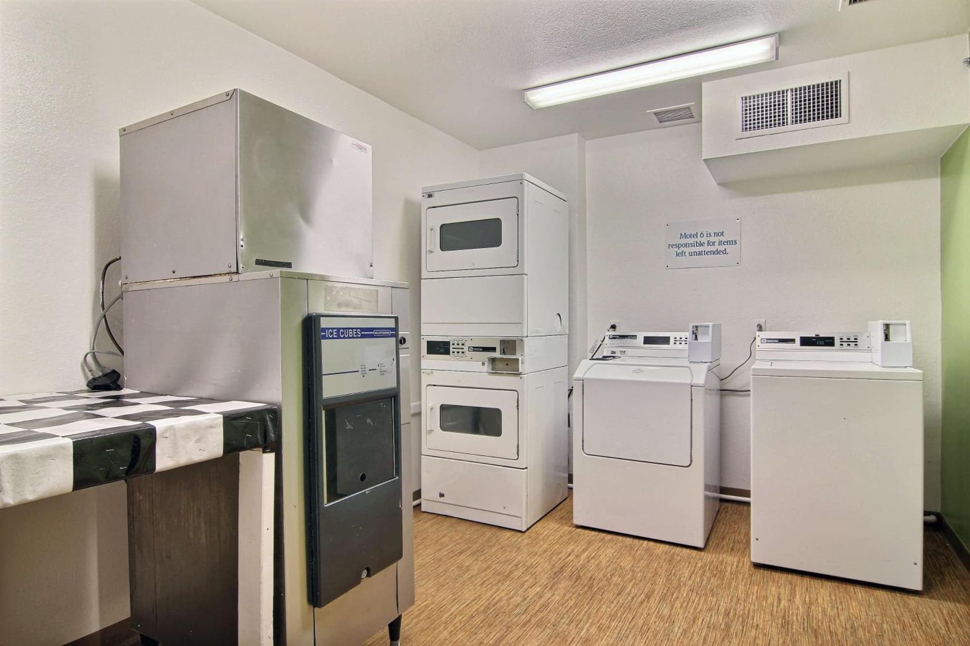 Motel 6-Albuquerque, NM - North gallery photo in Albuquerque, NM — image 44