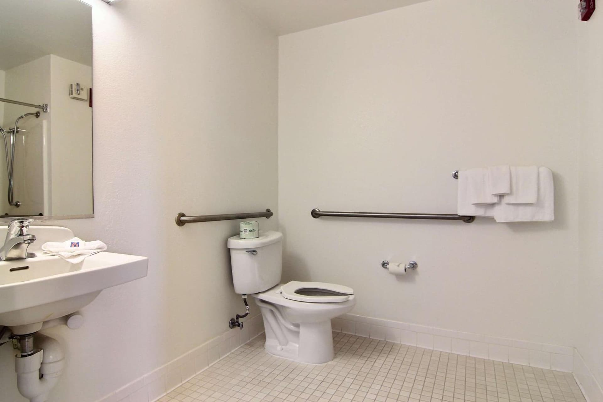 Motel 6-Albuquerque, NM - North gallery photo in Albuquerque, NM — image 14