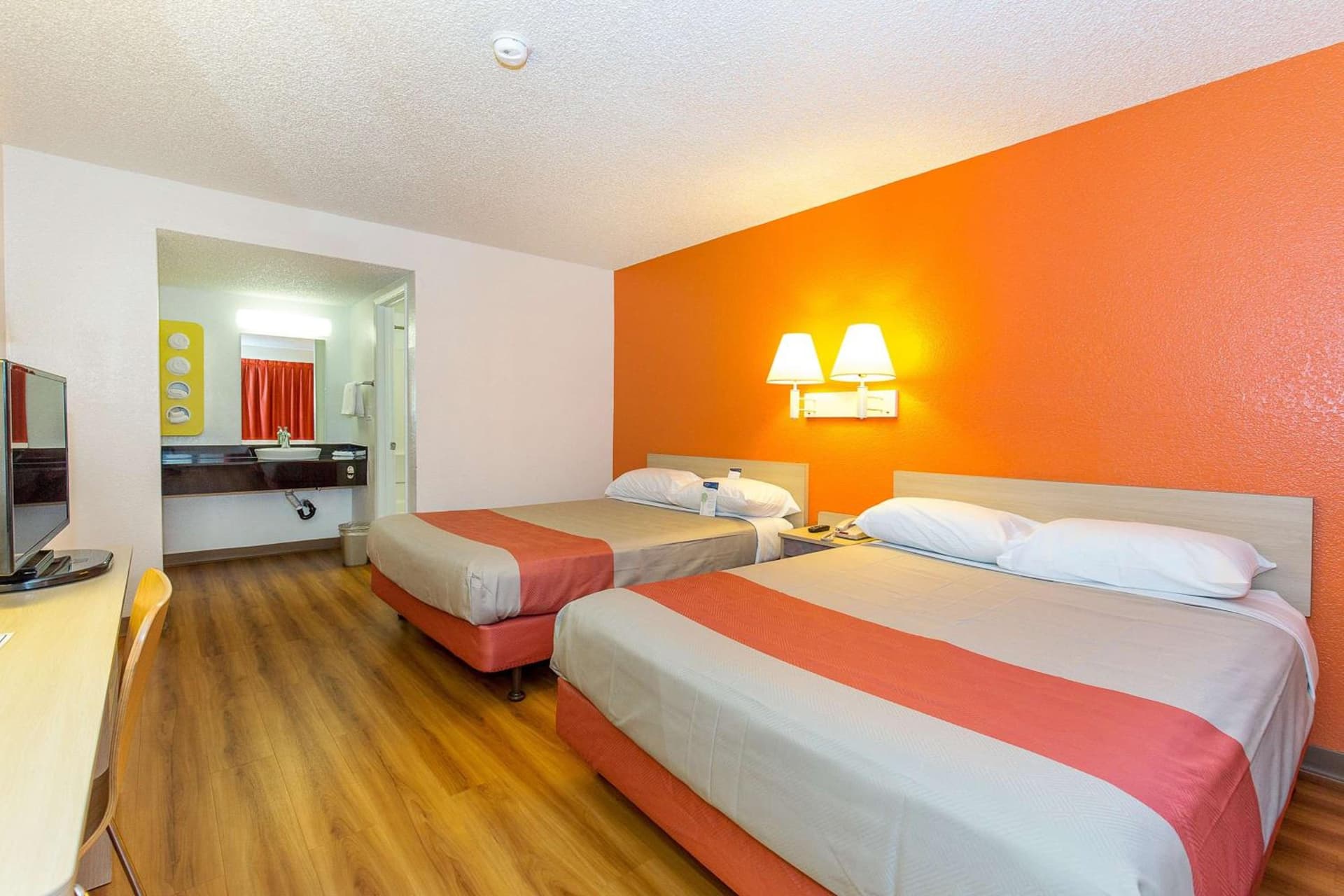 Motel 6 Hayward, CA- Silicon Valley Gateway property views in Hayward, CA — gallery photo 3