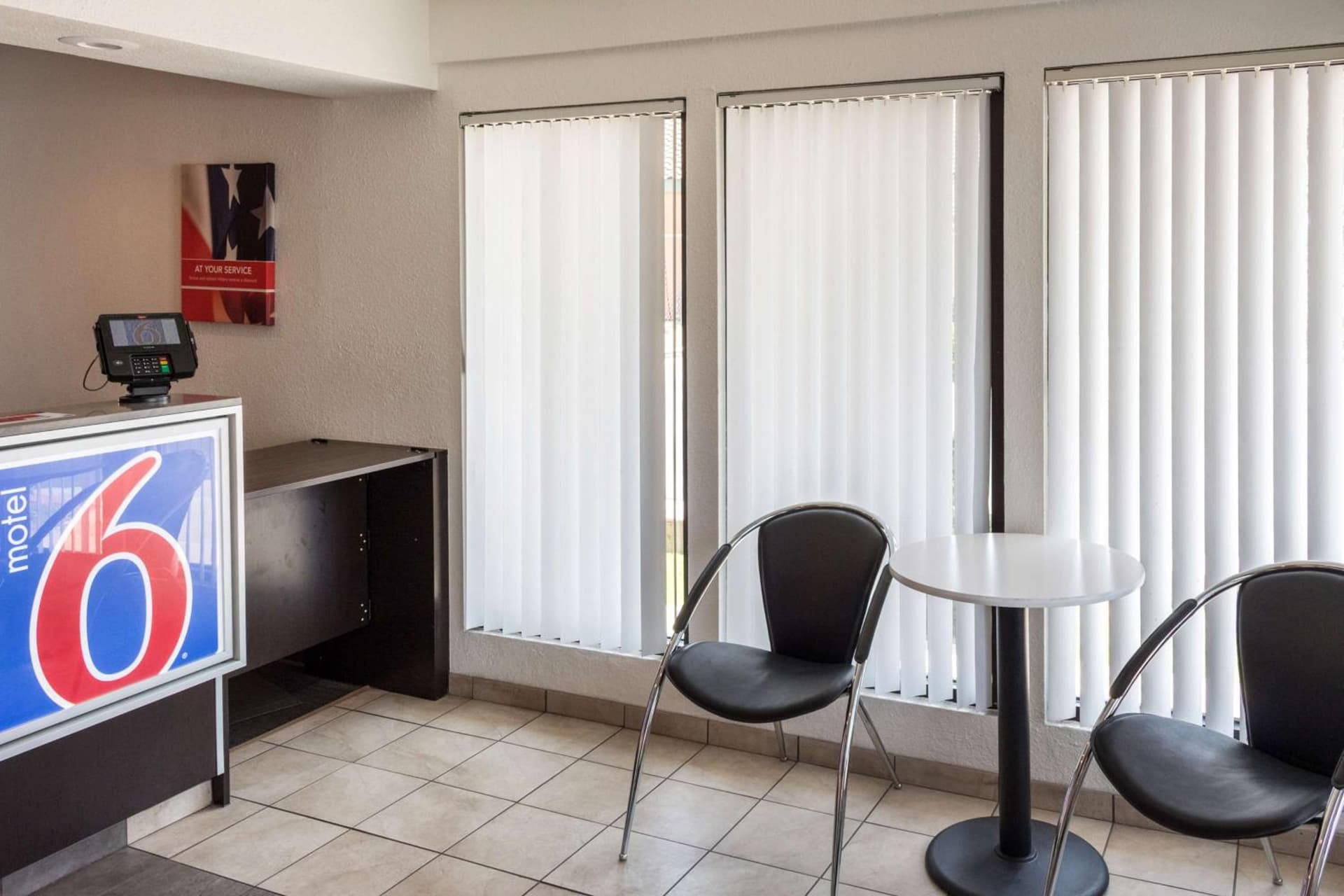 Motel 6 Bakersfield, CA - Convention Center gallery photo in Bakersfield, CA — image 9