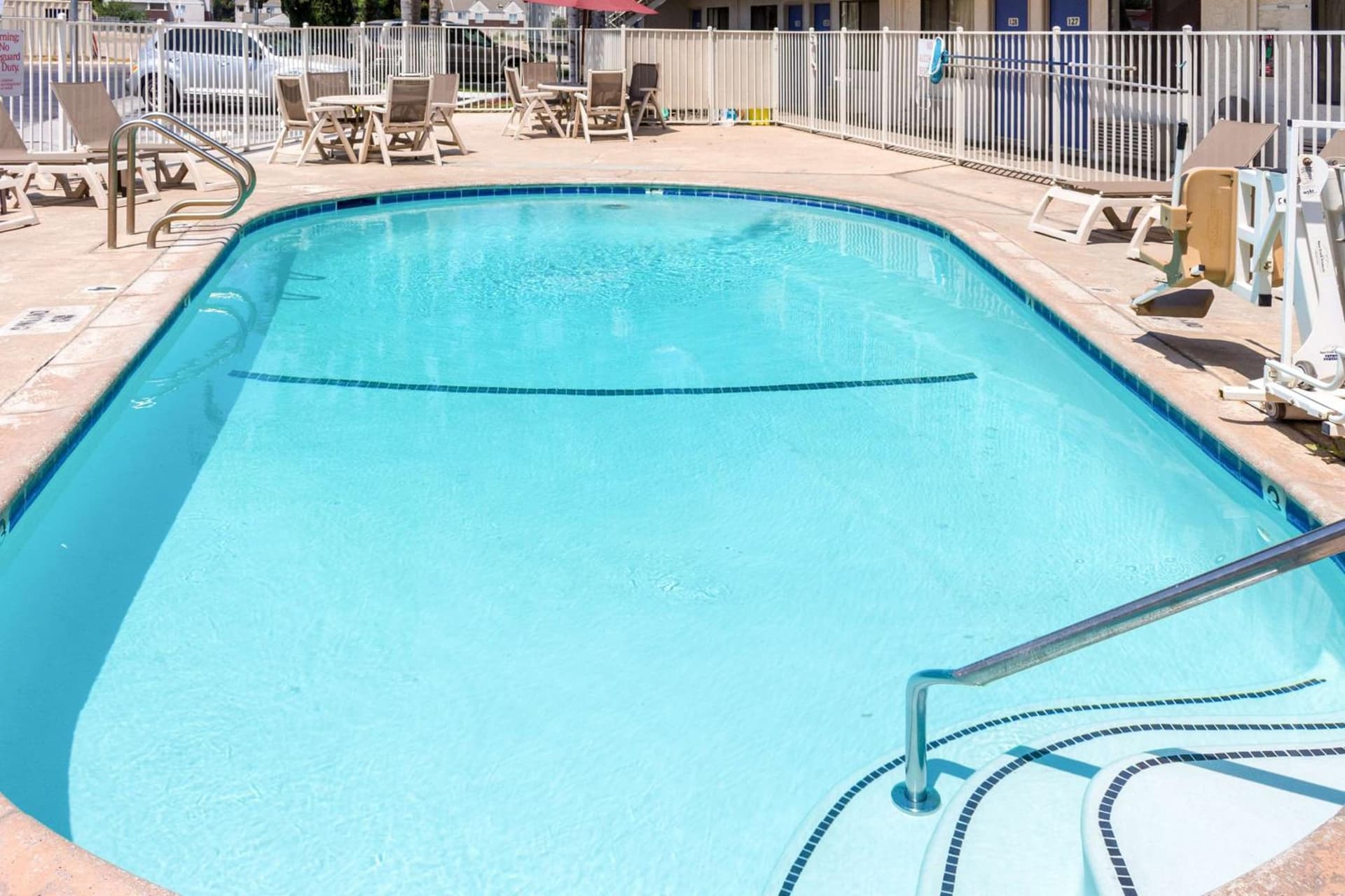 Motel 6 Bakersfield, CA - Convention Center gallery photo in Bakersfield, CA — image 36