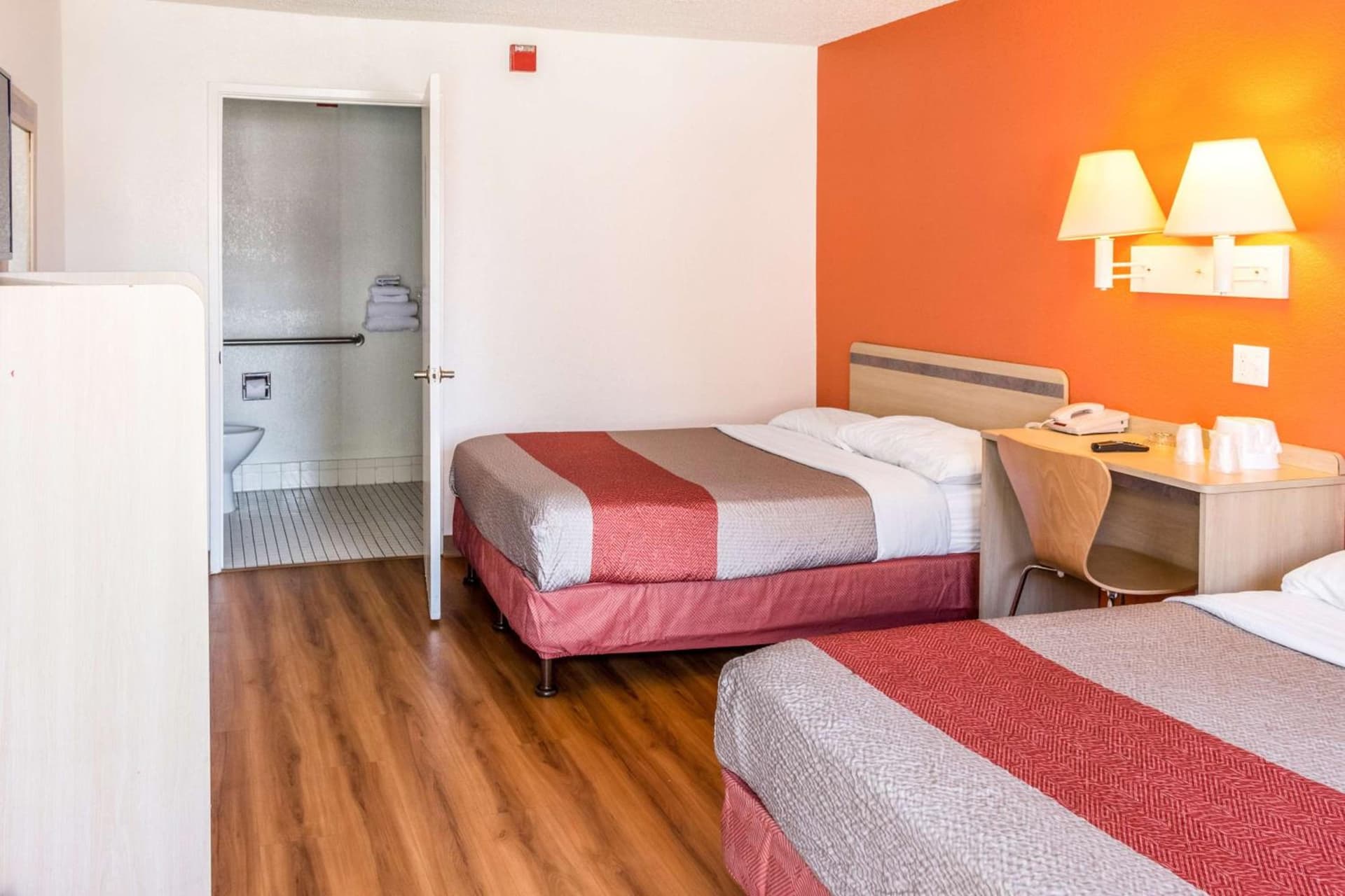 Motel 6 Bakersfield, CA - Convention Center gallery photo in Bakersfield, CA — image 30