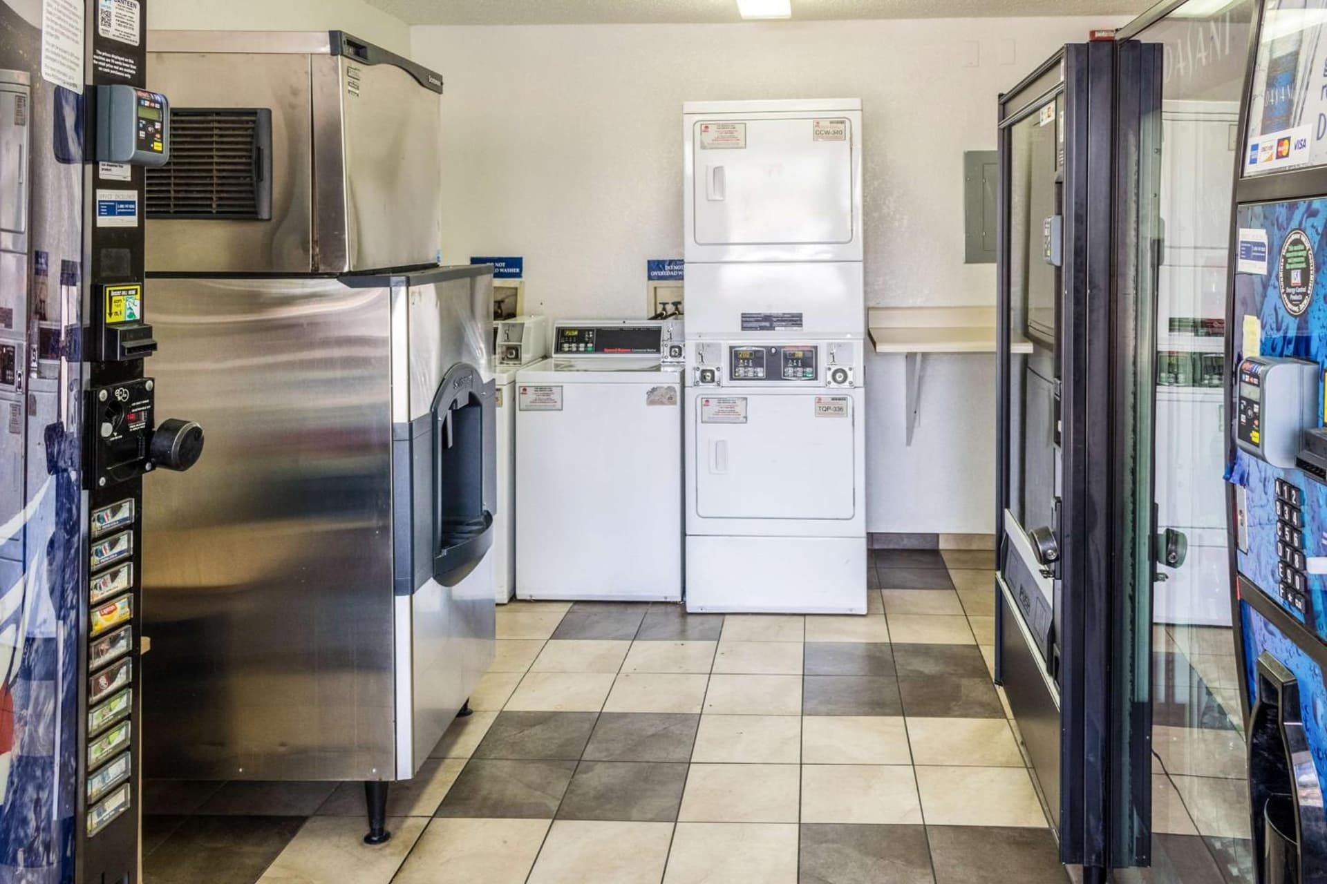 Motel 6 Bakersfield, CA - Convention Center gallery photo in Bakersfield, CA — image 11