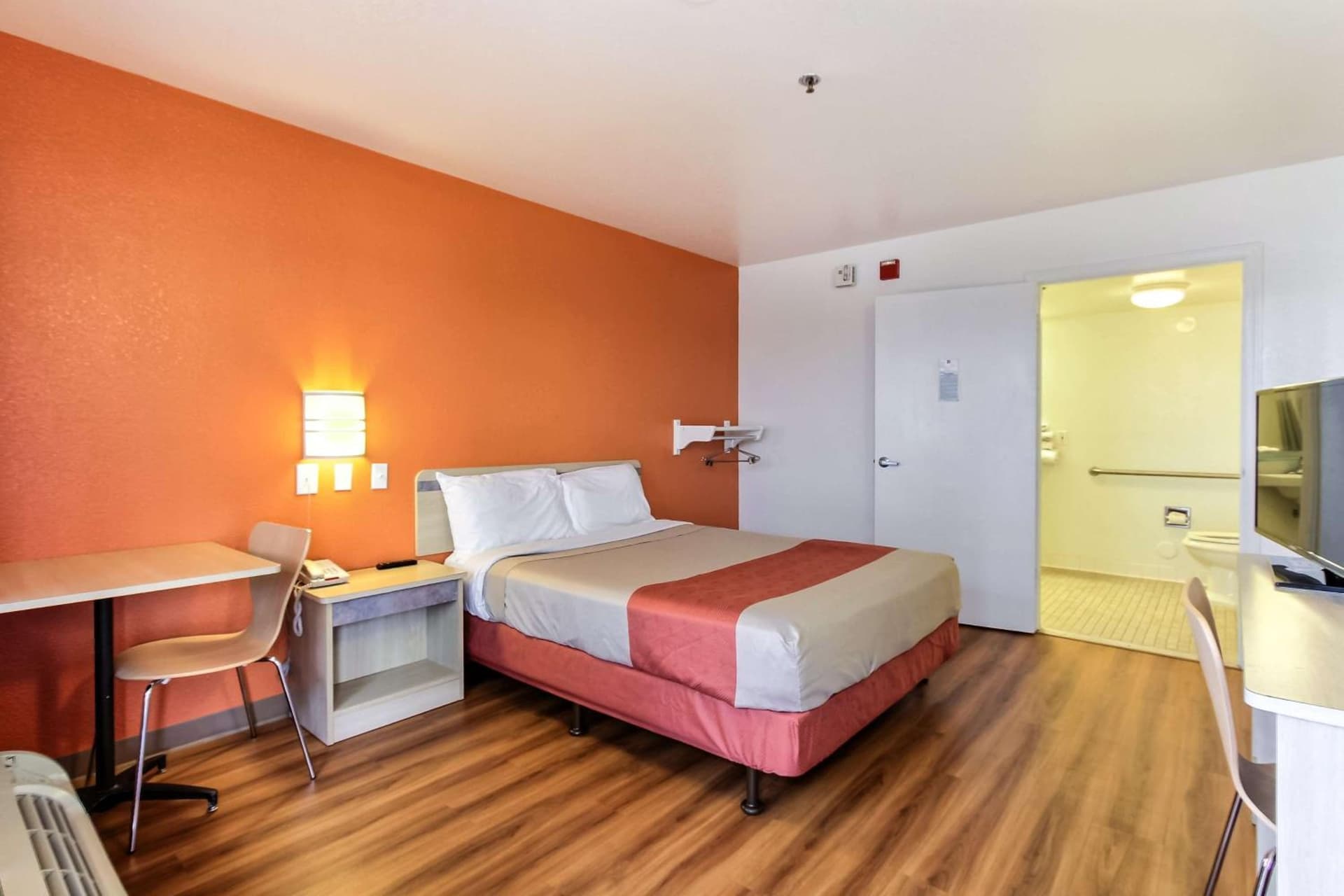Motel 6-Salinas, CA - North Monterey Area gallery photo in Salinas, CA — image 42