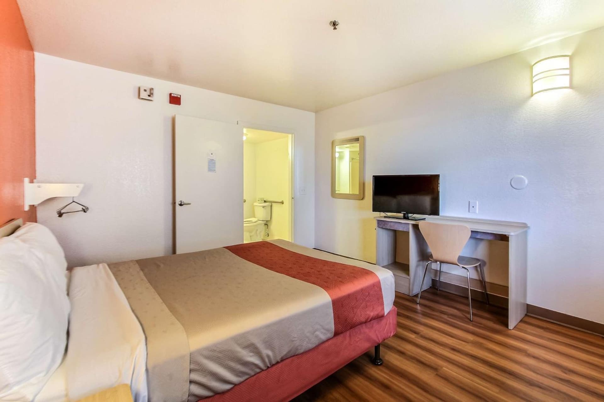 Motel 6-Salinas, CA - North Monterey Area gallery photo in Salinas, CA — image 34