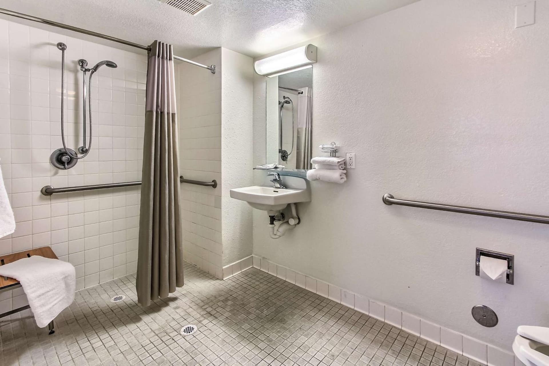 Motel 6-Salinas, CA - North Monterey Area gallery photo in Salinas, CA — image 13