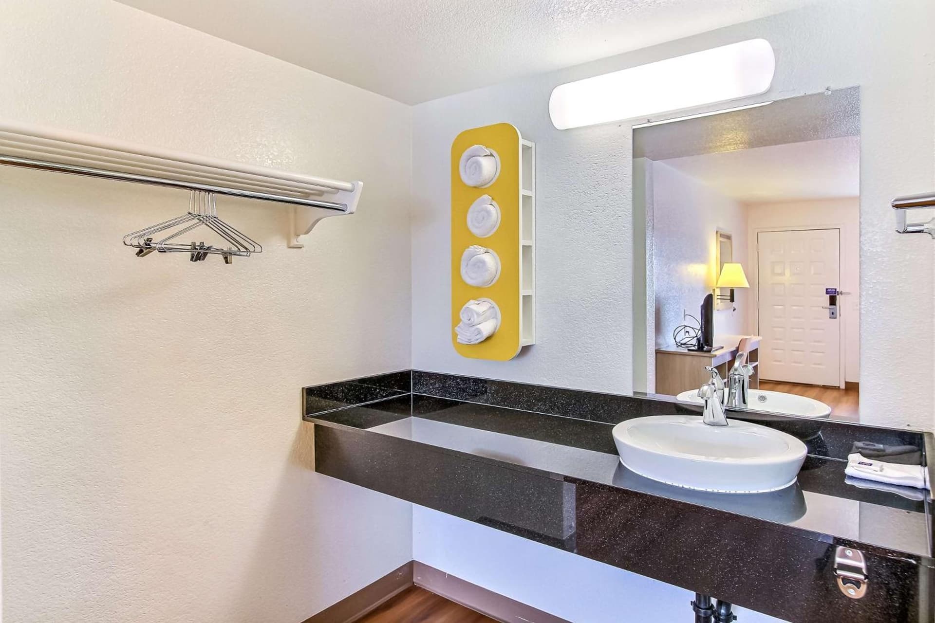 Motel 6-Salinas, CA - North Monterey Area gallery photo in Salinas, CA — image 5
