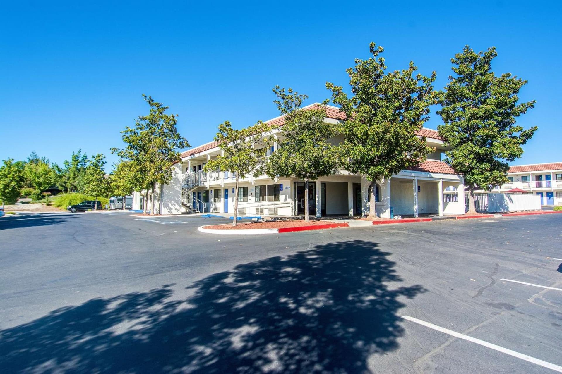Motel 6-Redding, CA - South gallery photo in Redding, CA — image 35