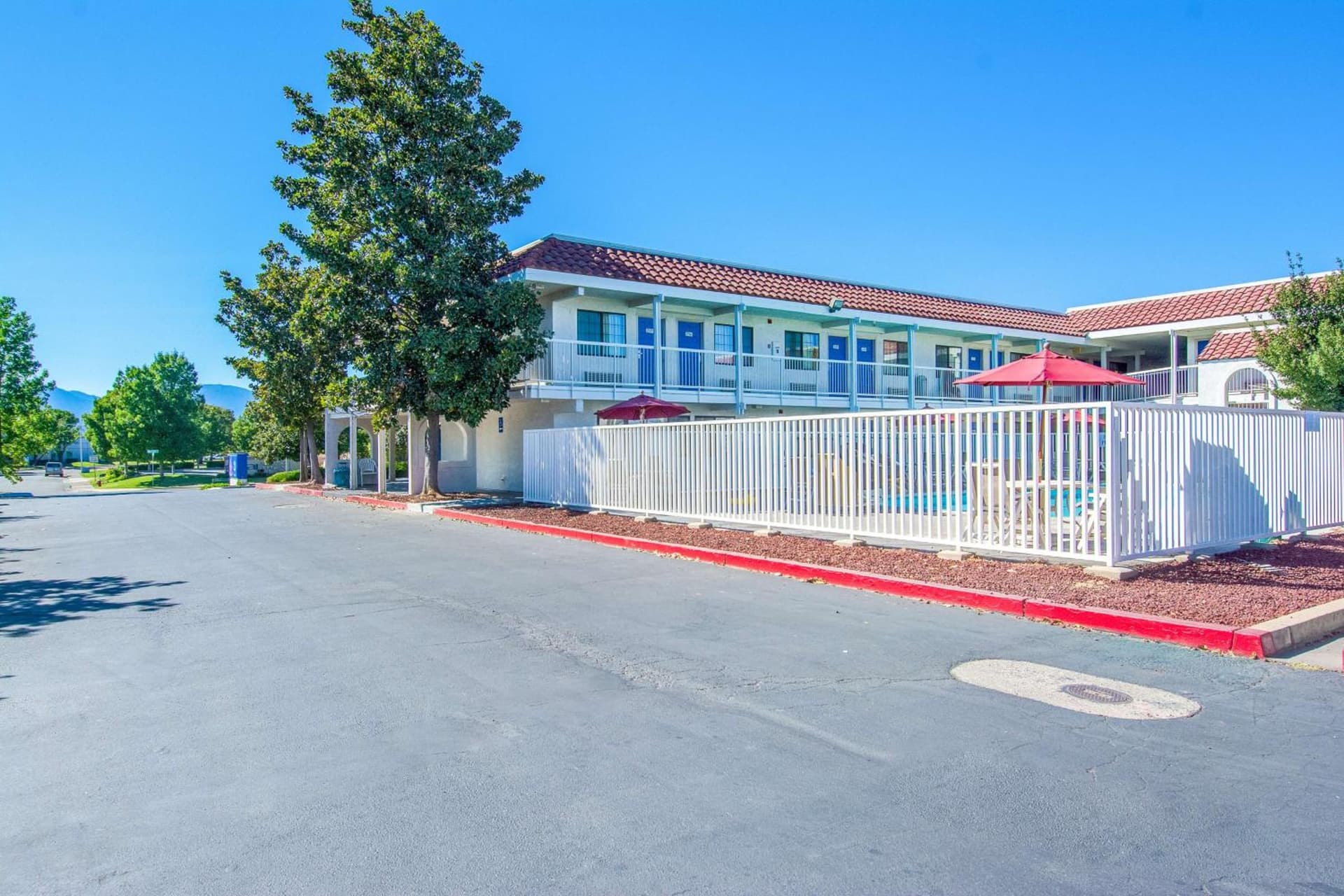 Motel 6-Redding, CA - South gallery photo in Redding, CA — image 34