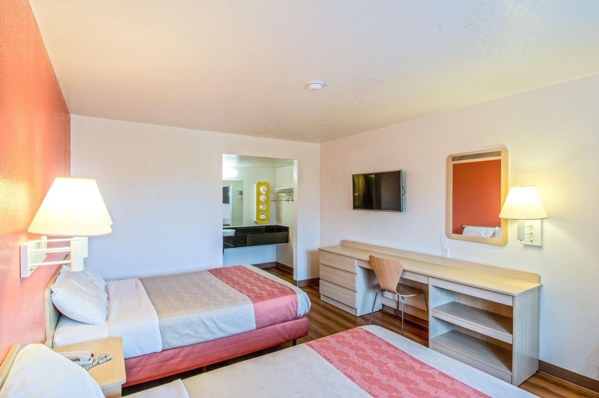 Motel 6-Redding, CA - South gallery photo in Redding, CA — image 24