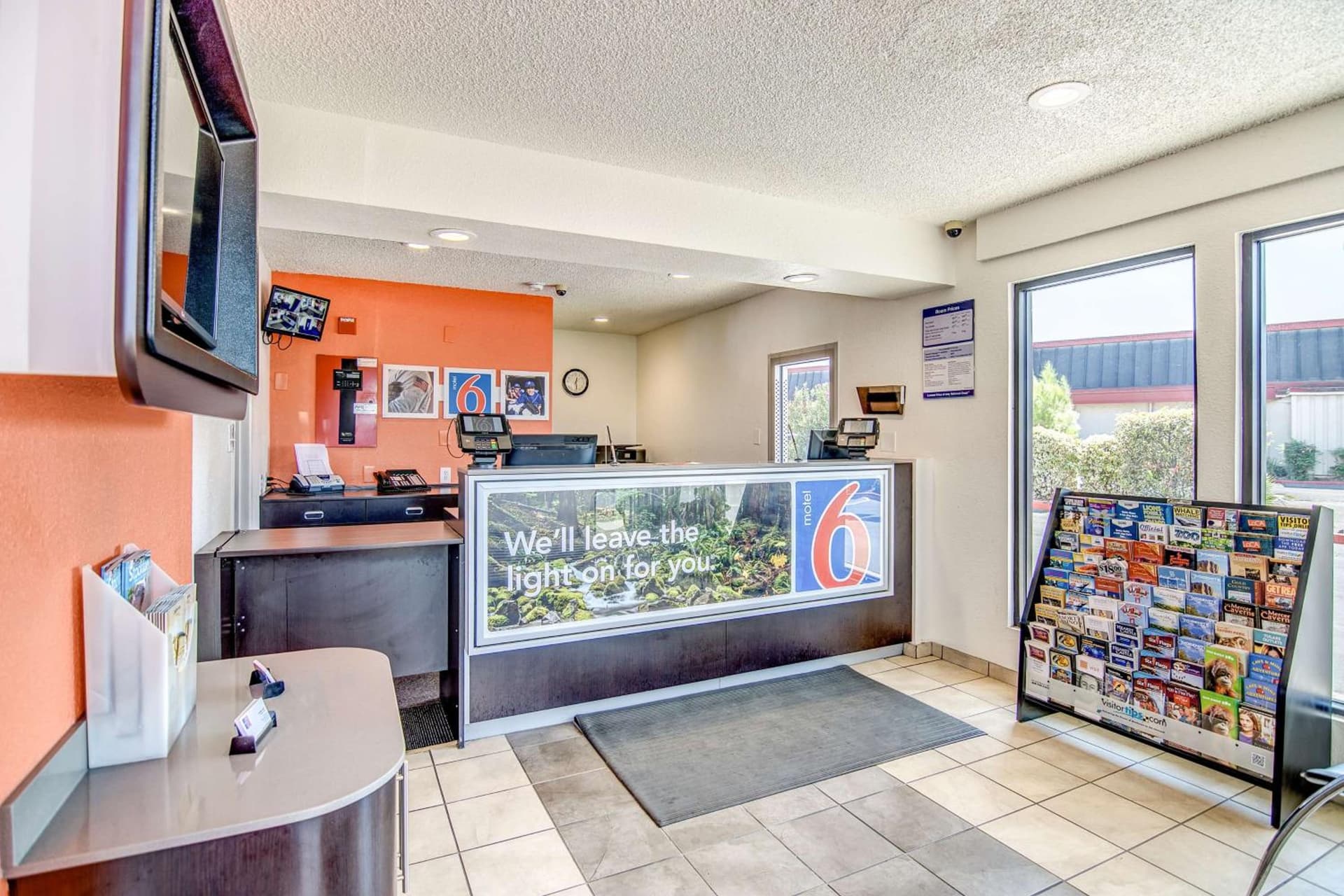 Motel 6-Stockton, CA - Charter Way West gallery photo in Stockton, CA — image 64