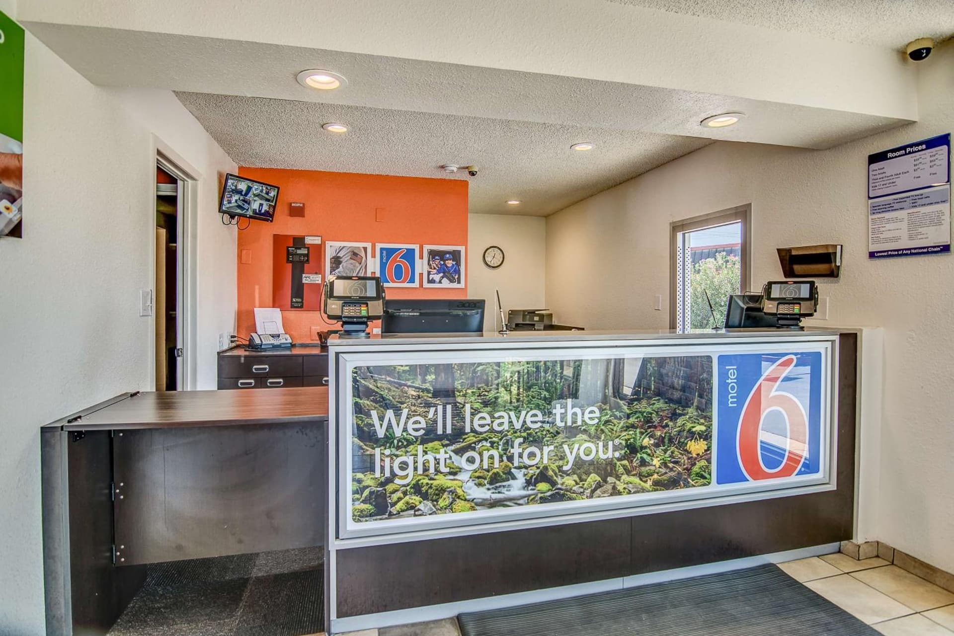 Motel 6-Stockton, CA - Charter Way West gallery photo in Stockton, CA — image 12