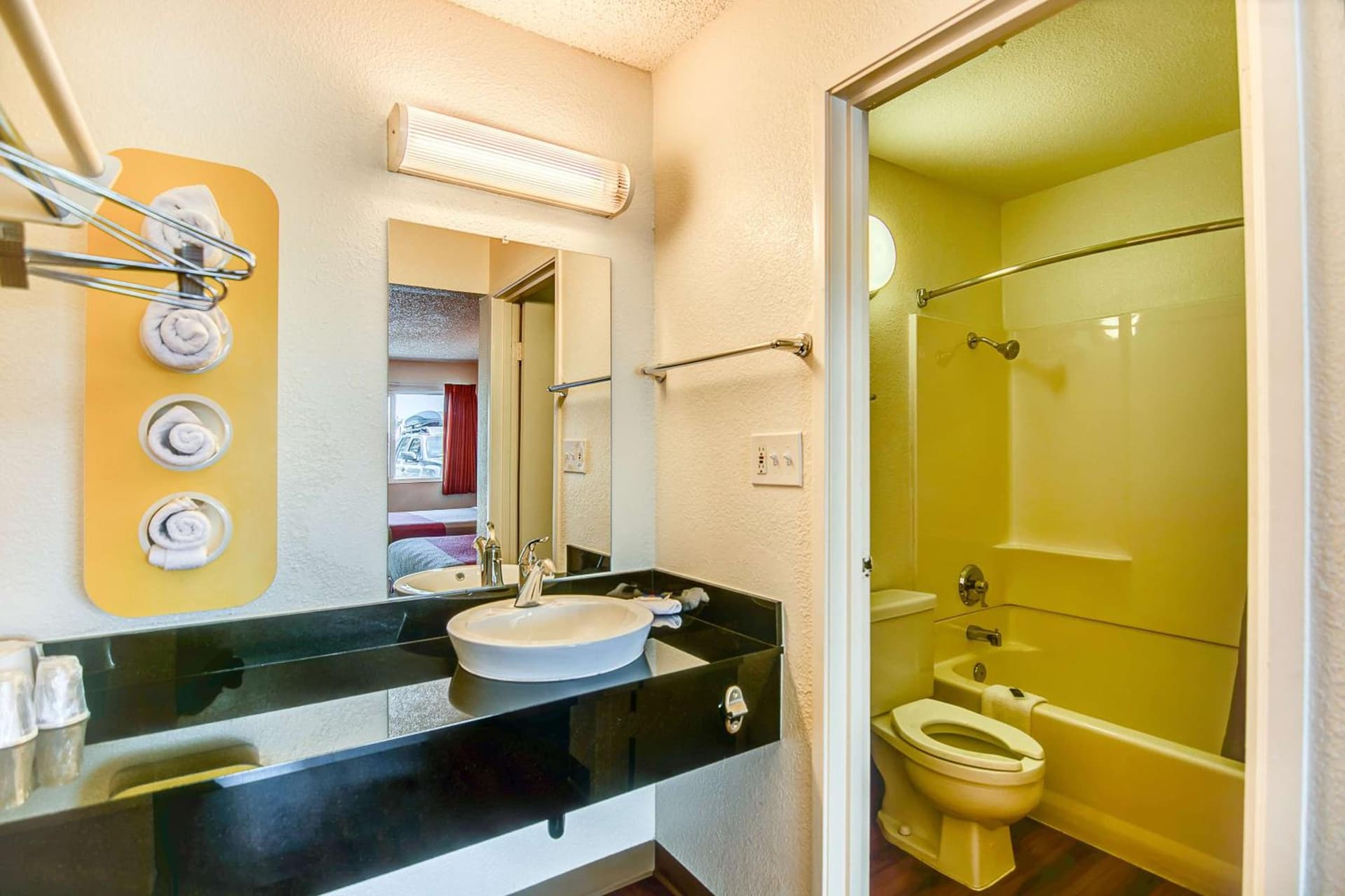 Motel 6-Stockton, CA - Charter Way West gallery photo in Stockton, CA — image 30