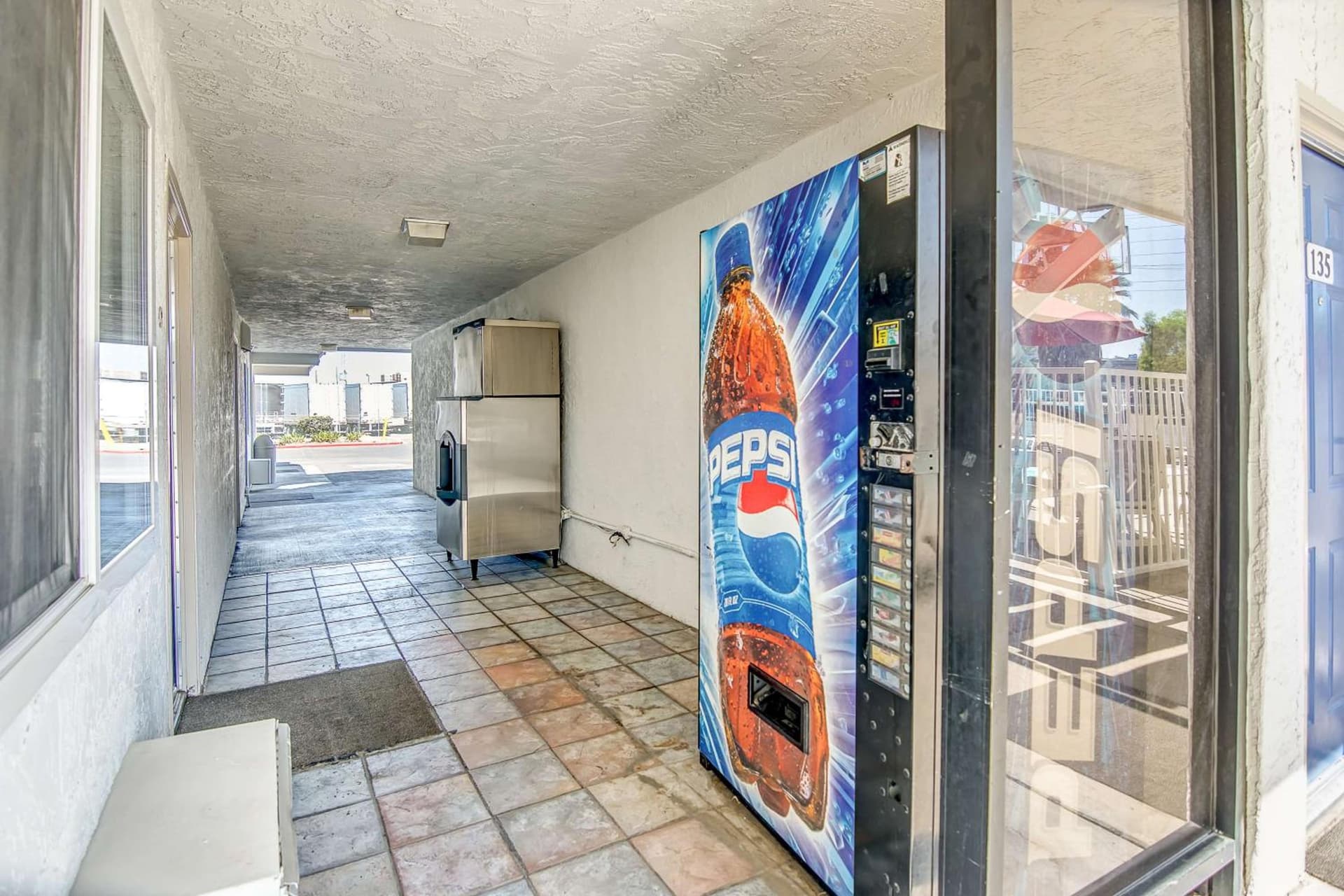 Motel 6-Stockton, CA - Charter Way West gallery photo in Stockton, CA — image 26
