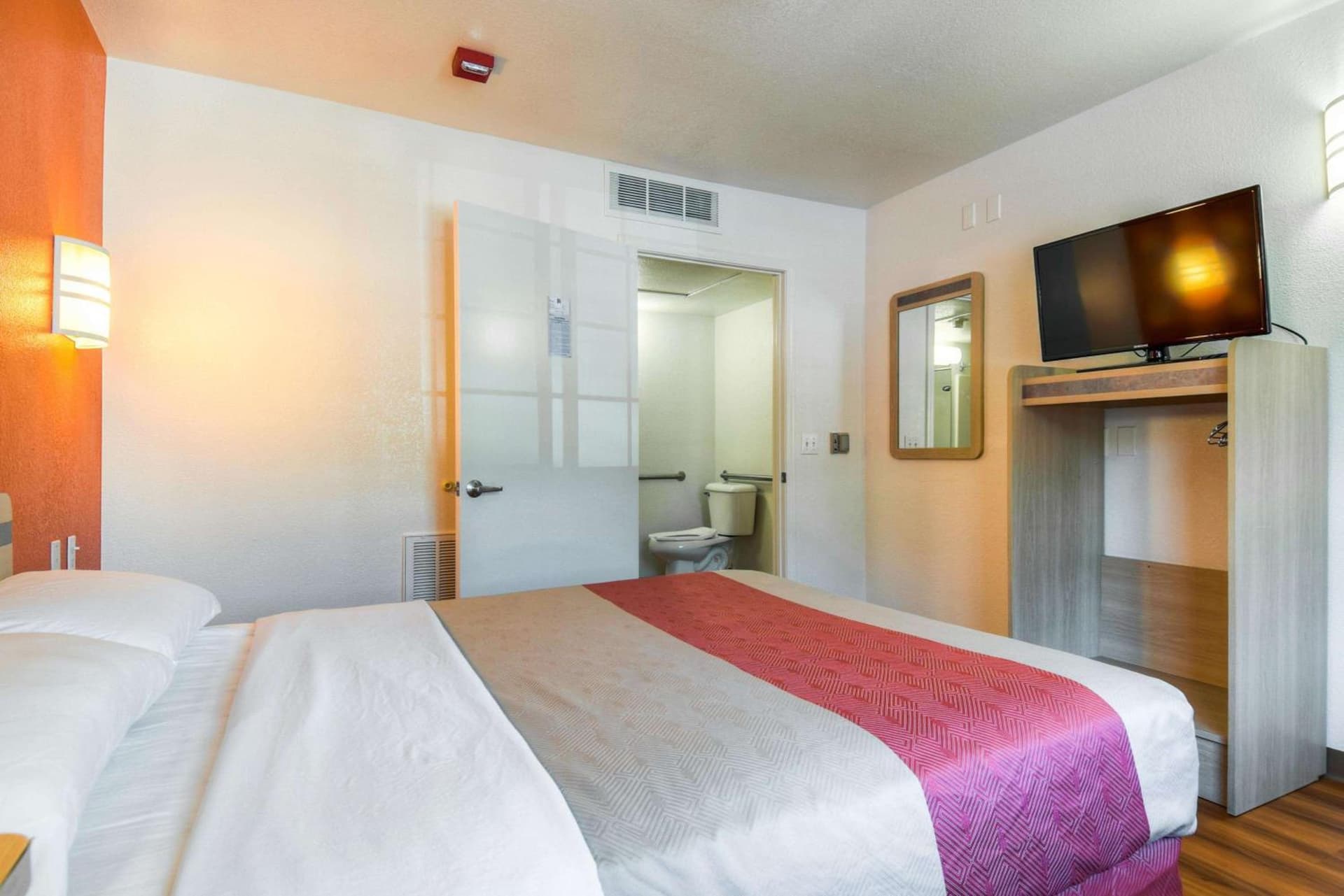 Motel 6-Pomona, CA - Los Angeles gallery photo in Pomona, CA — image 54