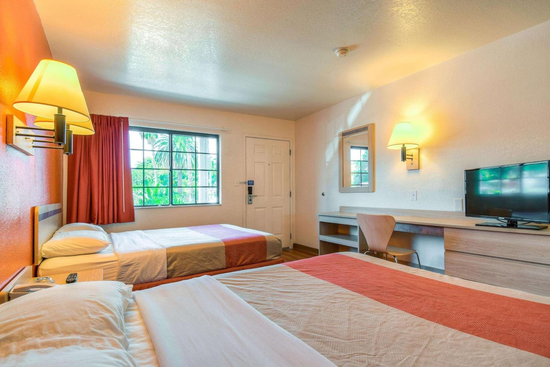 Motel 6-Pomona, CA - Los Angeles gallery photo in Pomona, CA — image 10