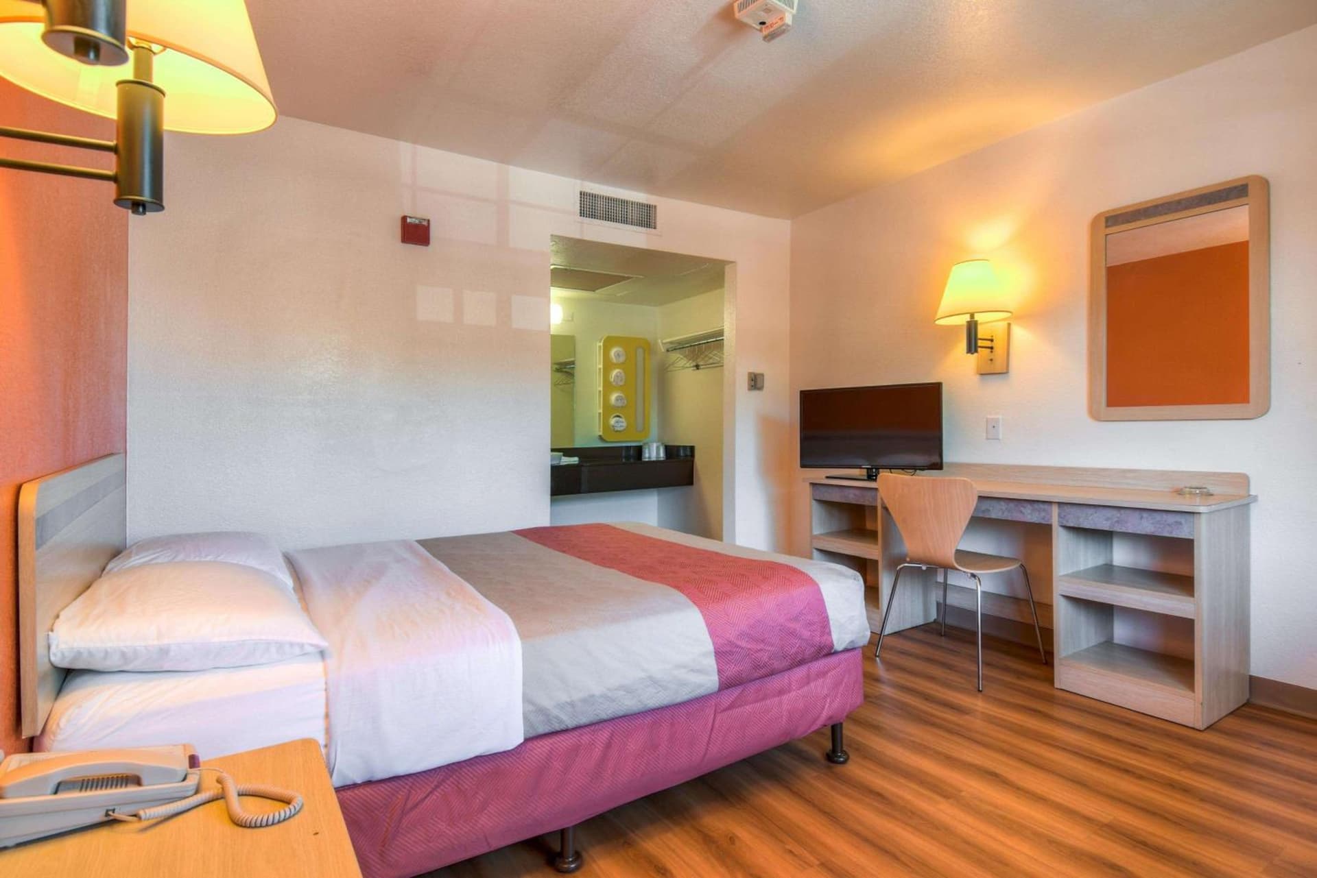 Motel 6-Pomona, CA - Los Angeles gallery photo in Pomona, CA — image 65