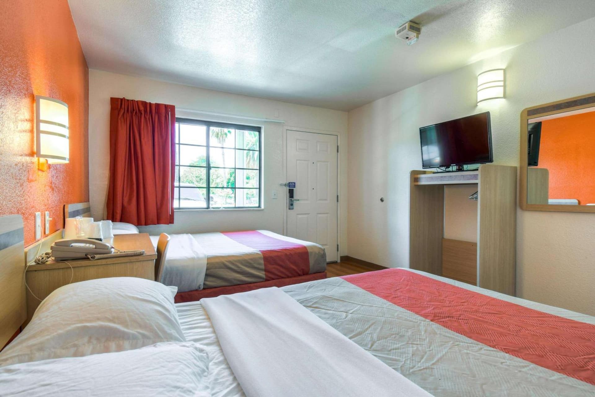Motel 6-Pomona, CA - Los Angeles gallery photo in Pomona, CA — image 15
