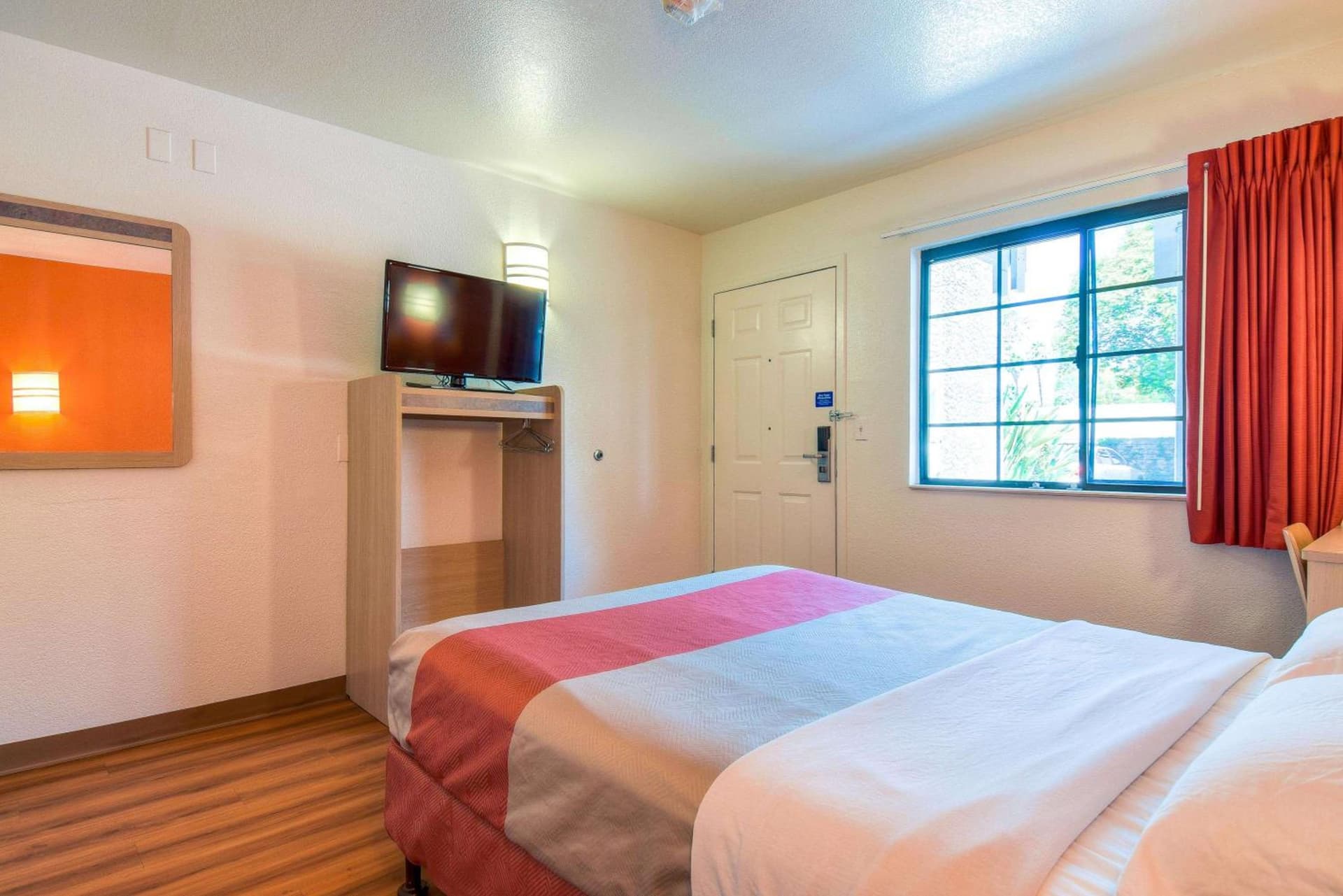 Motel 6-Pomona, CA - Los Angeles gallery photo in Pomona, CA — image 32