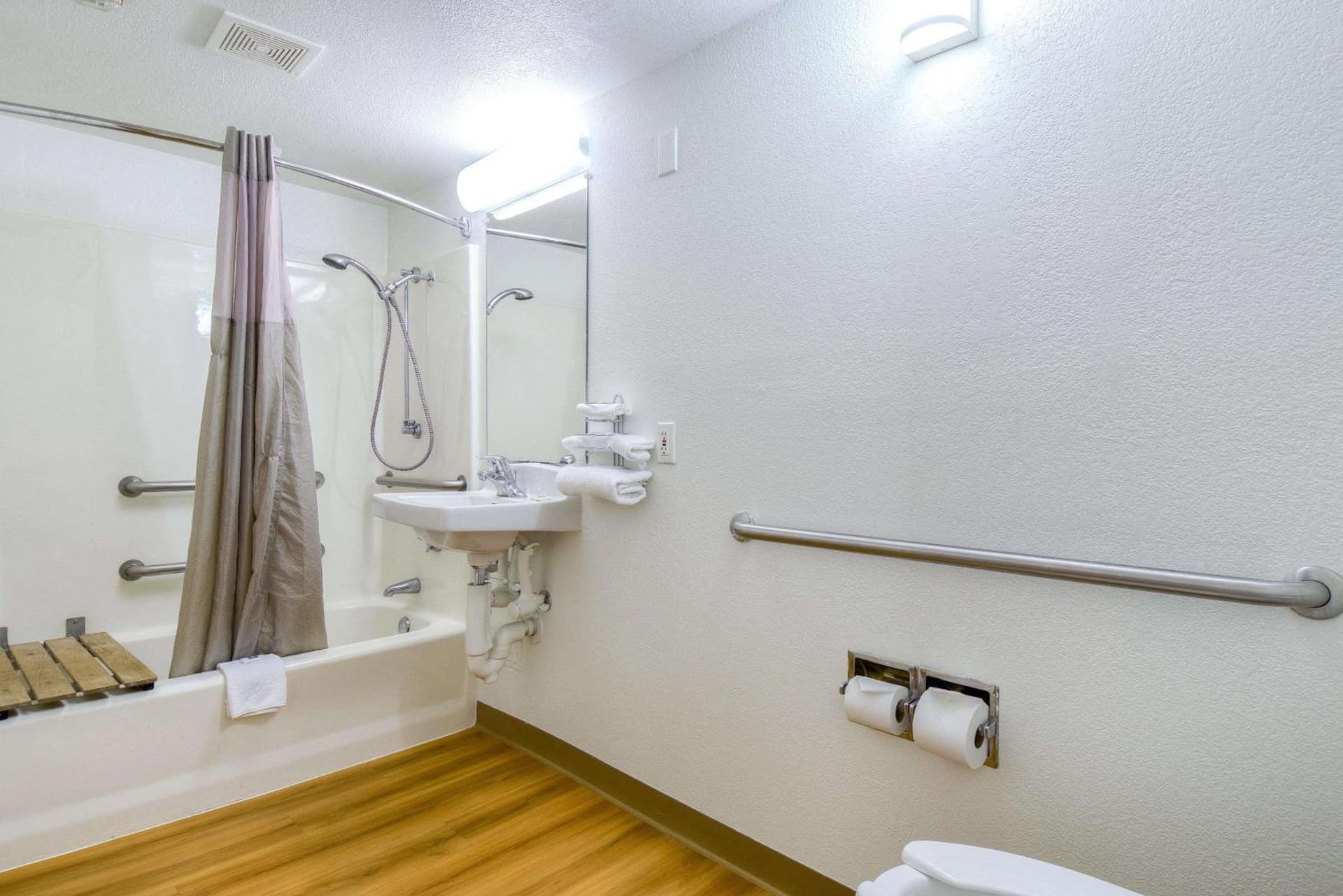 Motel 6-Pomona, CA - Los Angeles interior in Pomona, CA — gallery photo 2