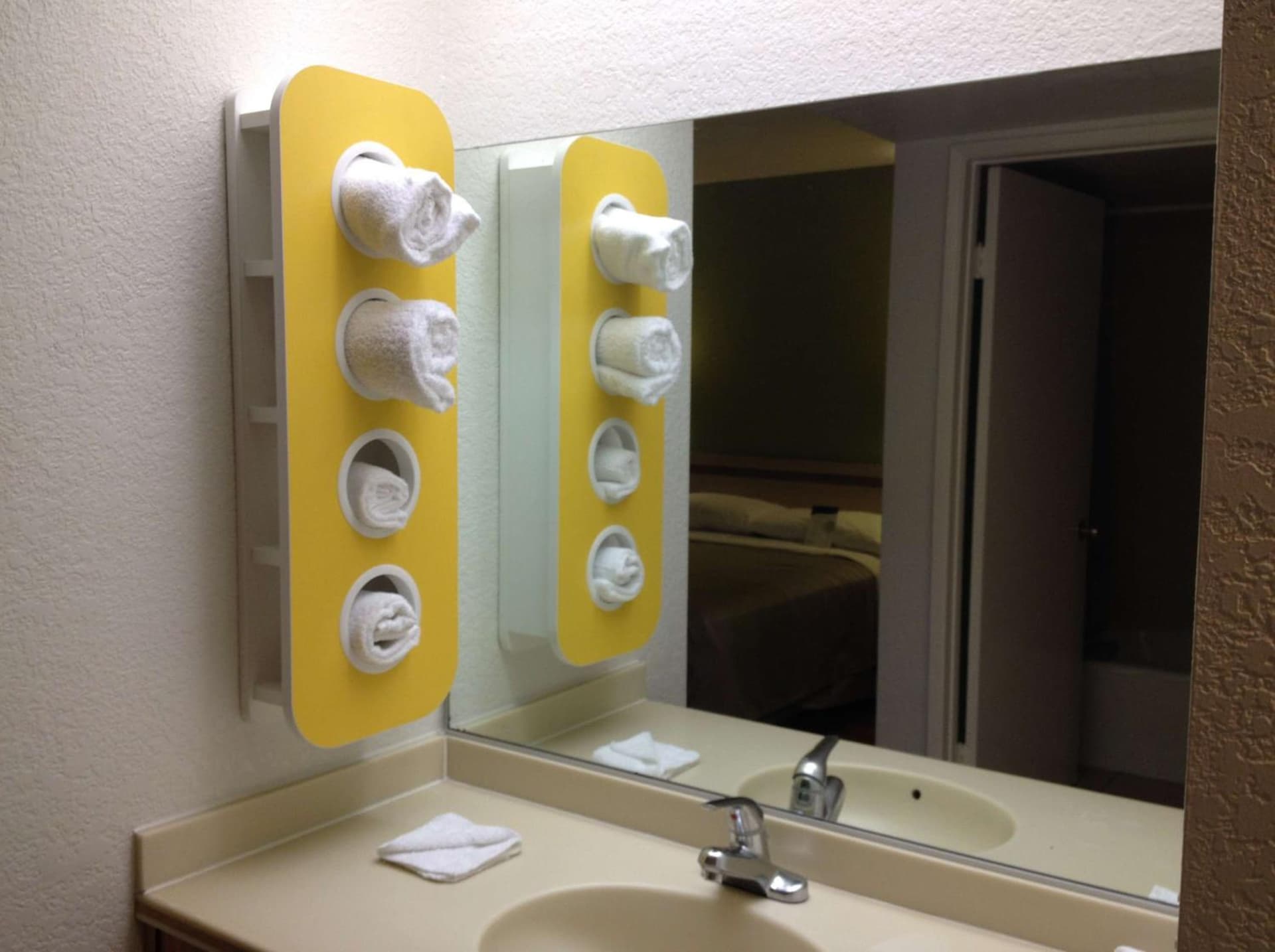 Motel 6 Hemet gallery photo in Hemet, CA — image 5
