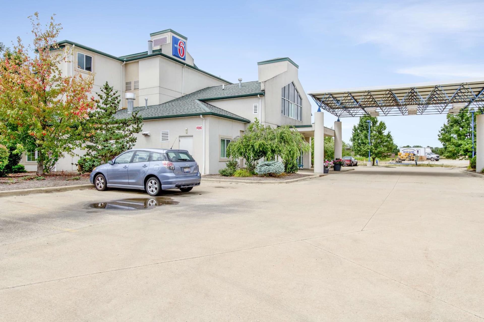 Motel 6-Medina, OH - Cleveland featured exterior or lobby in Medina, OH — similar hotel