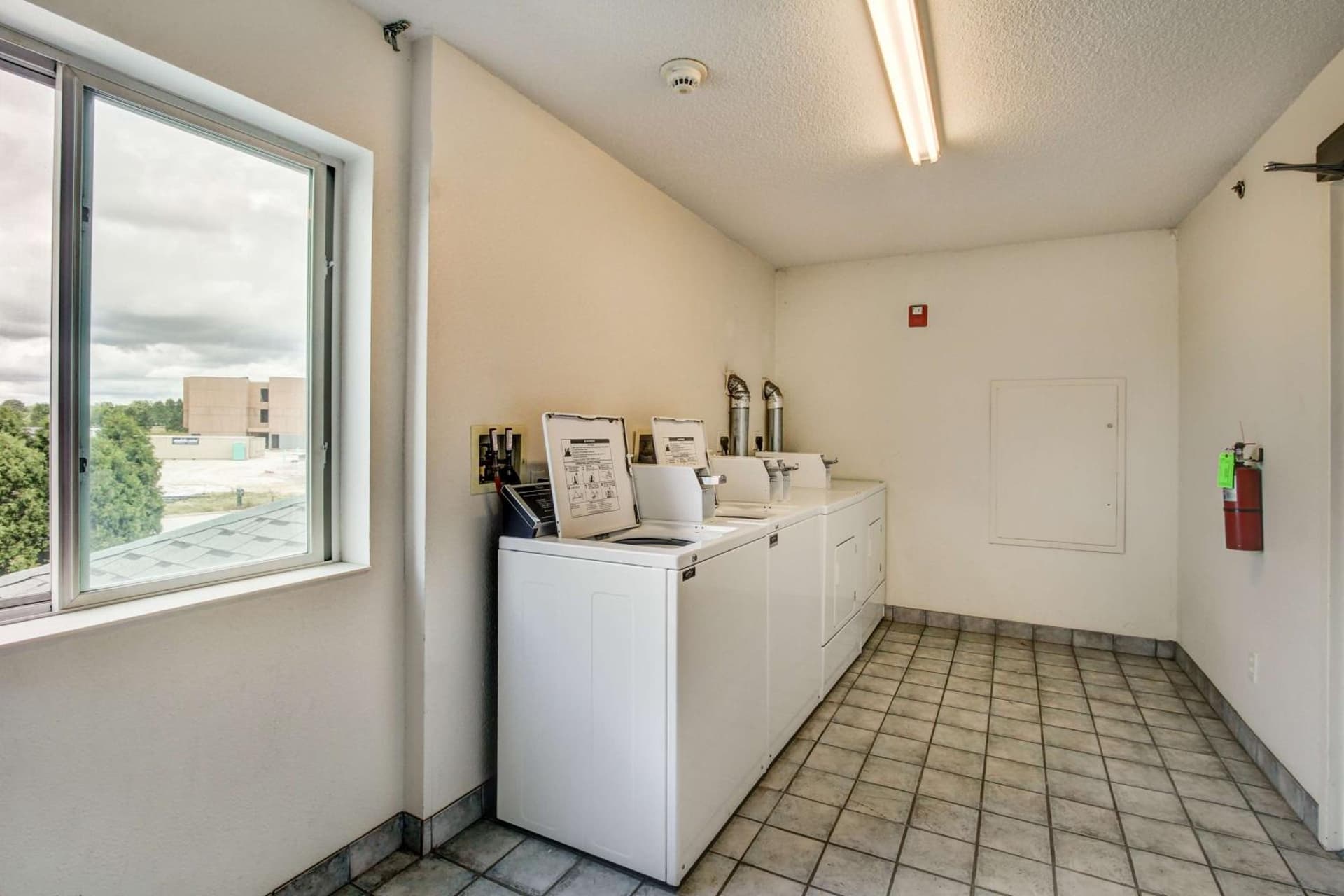 Motel 6-Medina, OH - Cleveland interior in Medina, OH — gallery photo 2