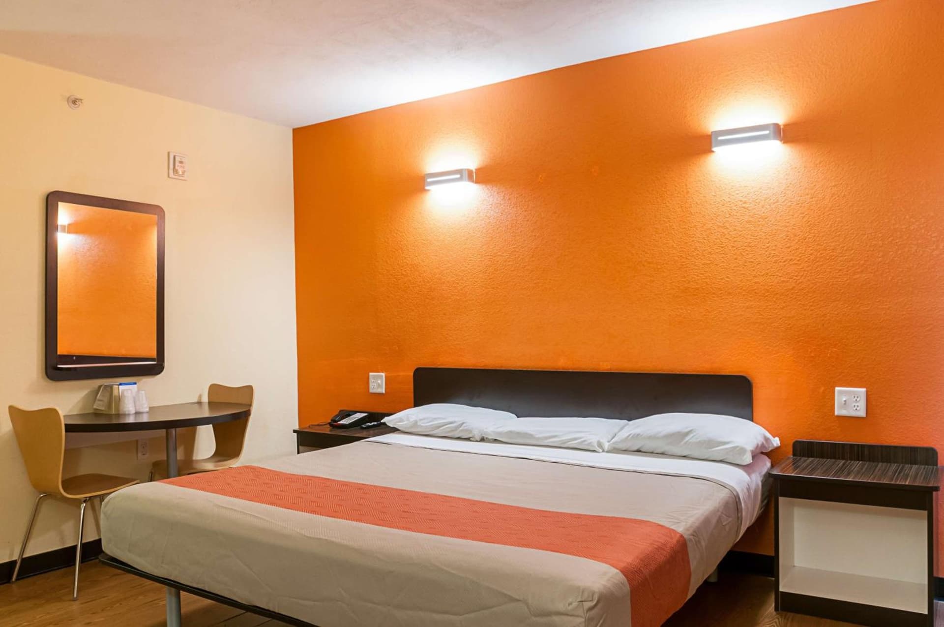 Motel 6-New Orleans, LA - Near Downtown property views in New Orleans, LA — gallery photo 3