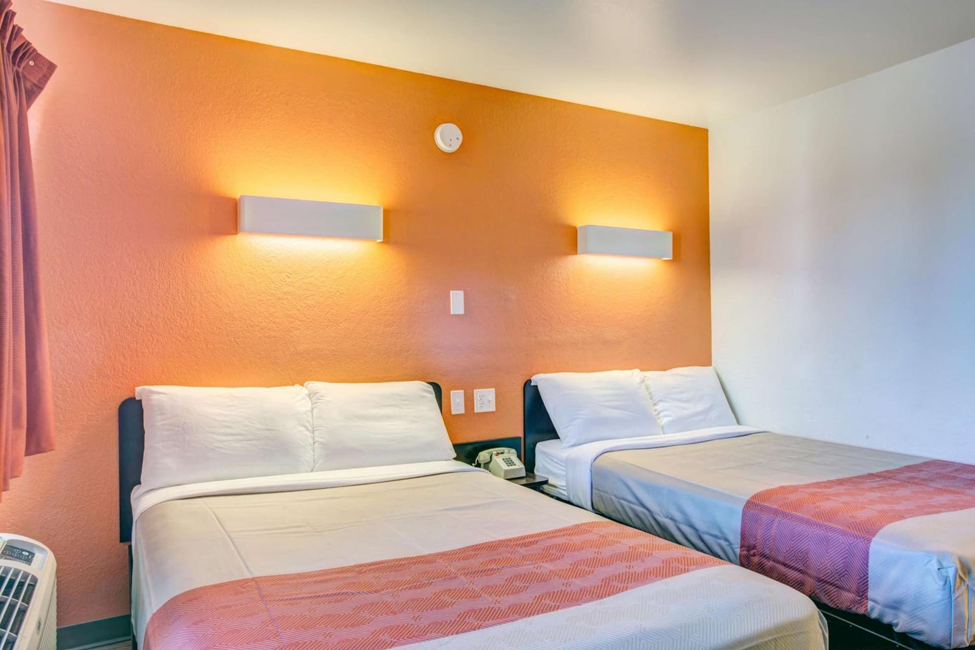 Motel 6-Murfreesboro, TN interior in Murfreesboro, TN — gallery photo 2
