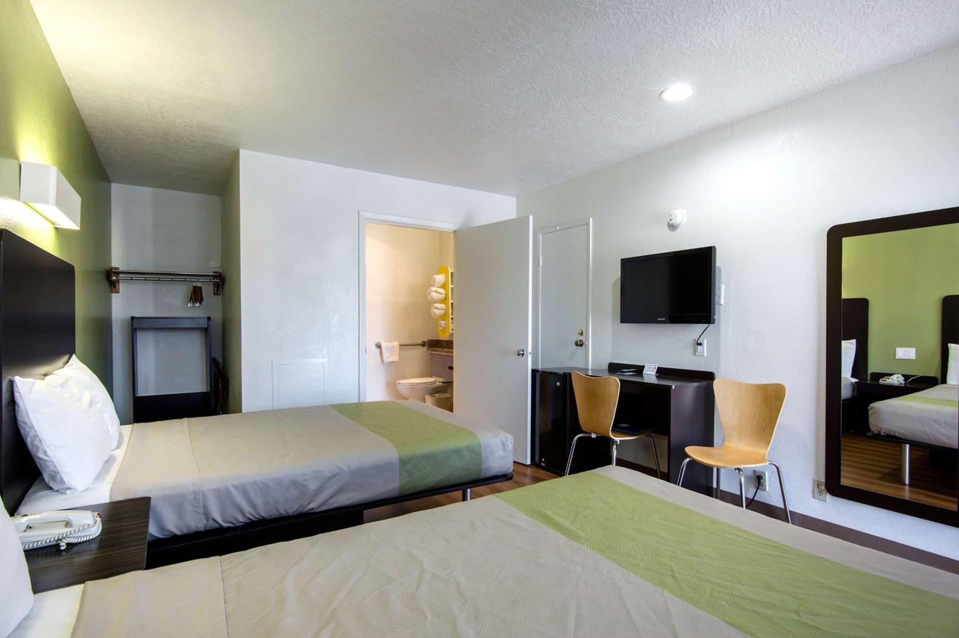 Motel 6-Santa Fe, NM - Downtown gallery photo in Santa Fe, NM — image 32