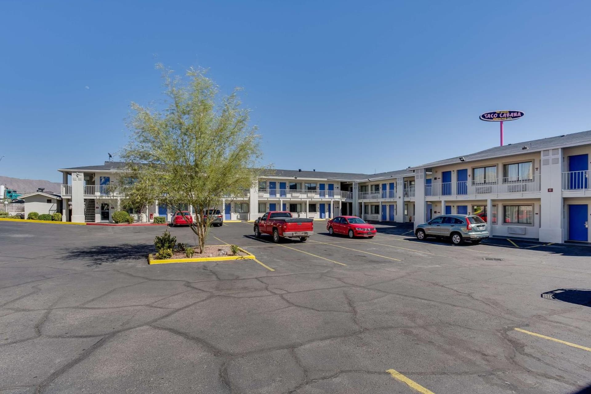 Motel 6-El Paso, TX - West gallery photo in El Paso, TX — image 56